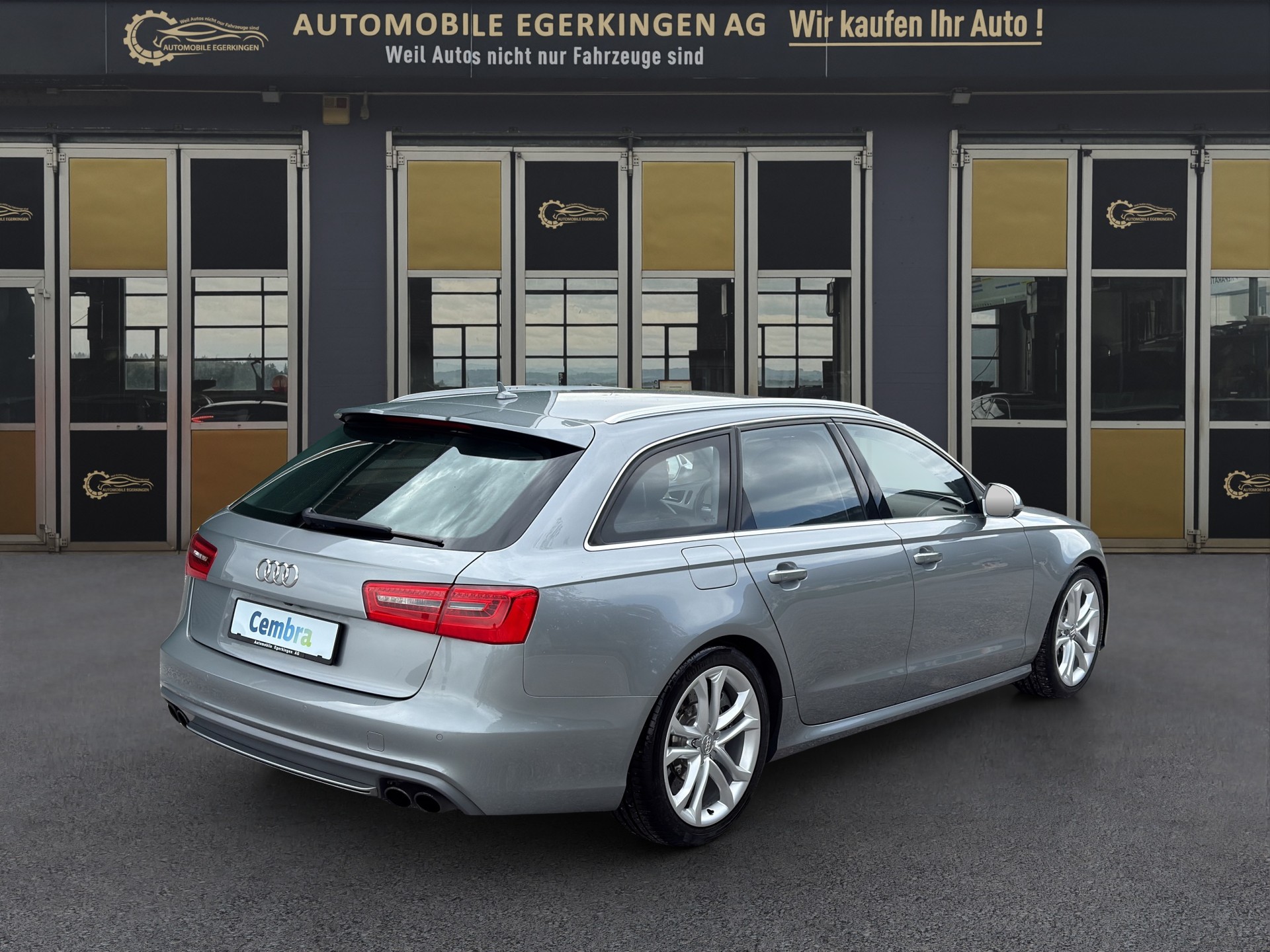 AUDI S6 Avant 4.0 V8 TFSI quattro S-Tronic-image-4