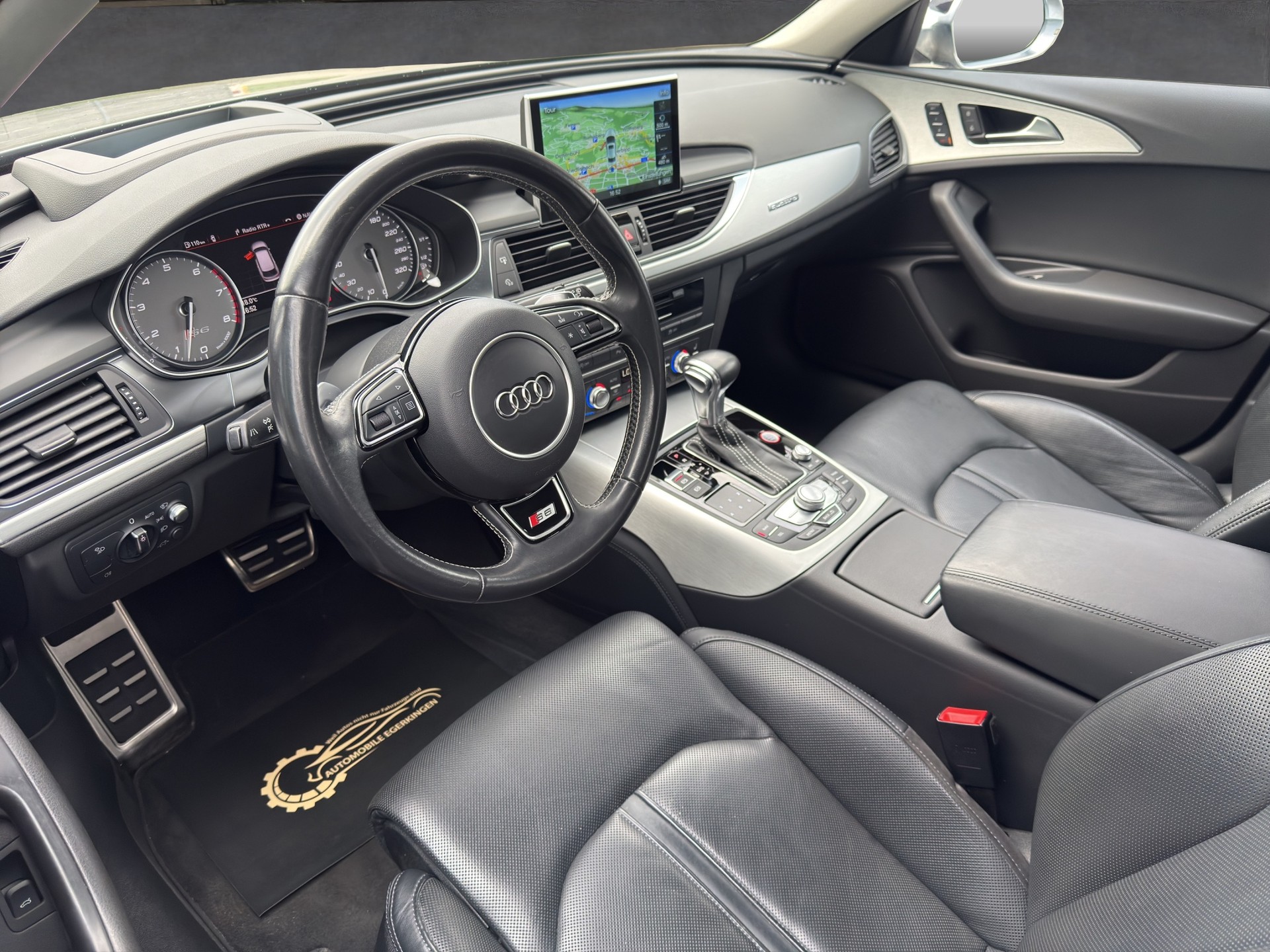 AUDI S6 Avant 4.0 V8 TFSI quattro S-Tronic-image-8