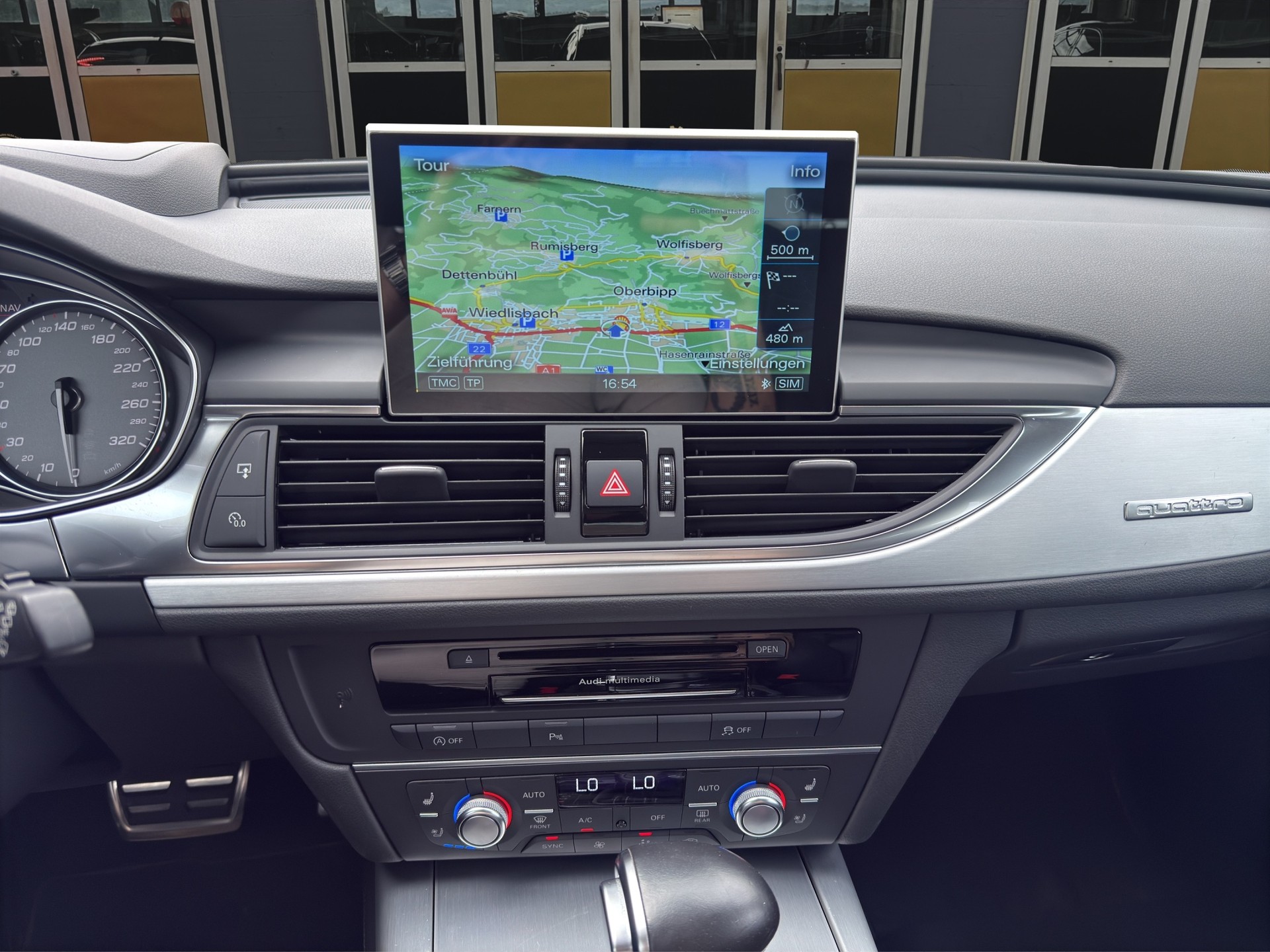 AUDI S6 Avant 4.0 V8 TFSI quattro S-Tronic-image-14