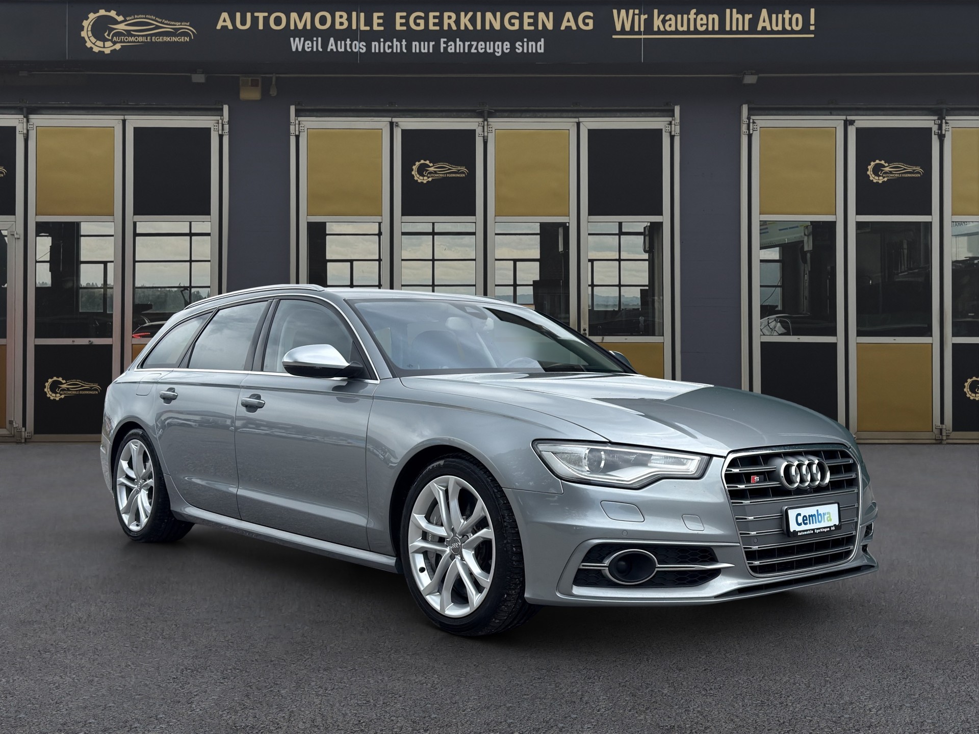 AUDI S6 Avant 4.0 V8 TFSI quattro S-Tronic-image-2