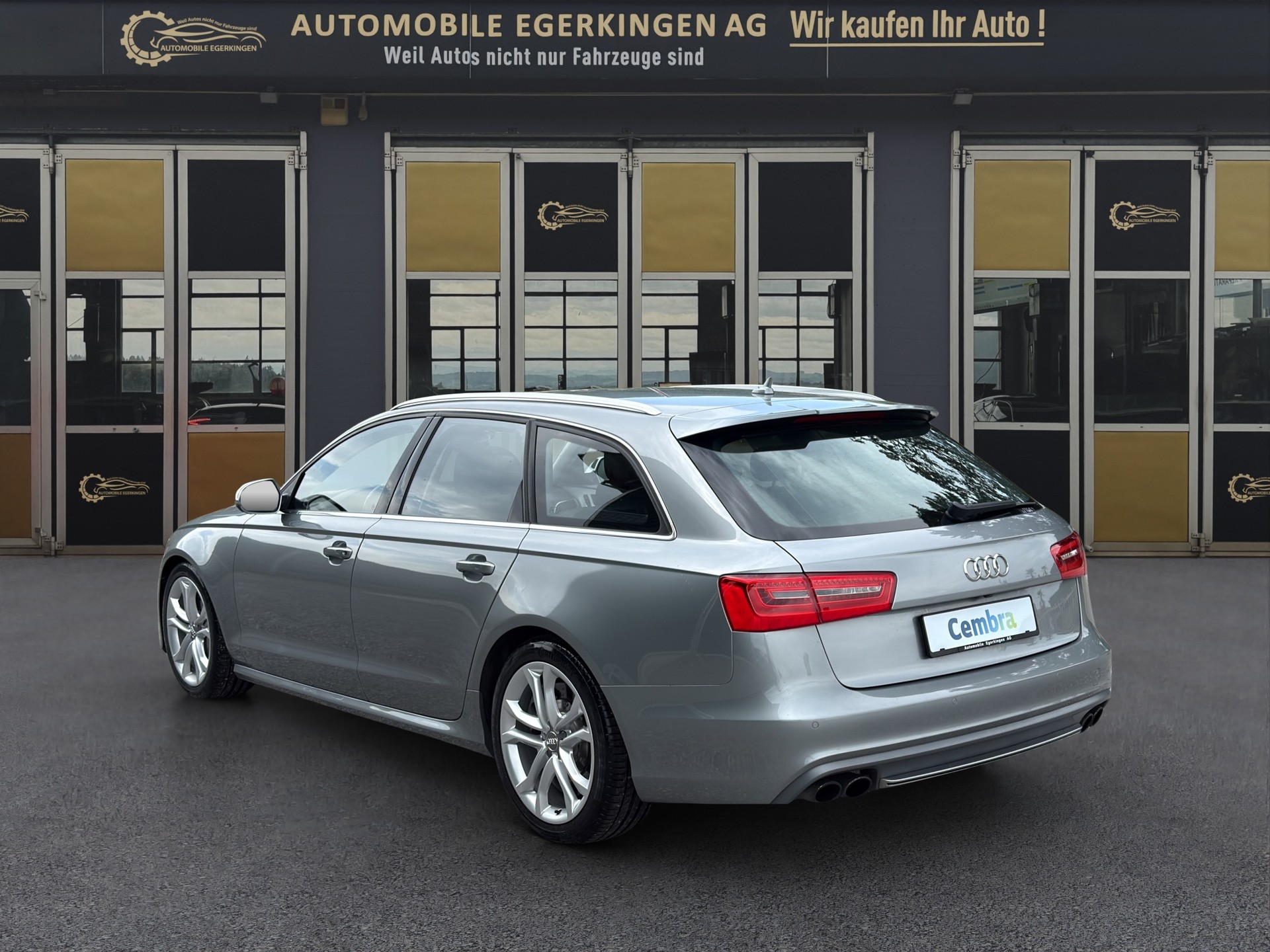 AUDI S6 Avant 4.0 V8 TFSI quattro S-Tronic-image-6