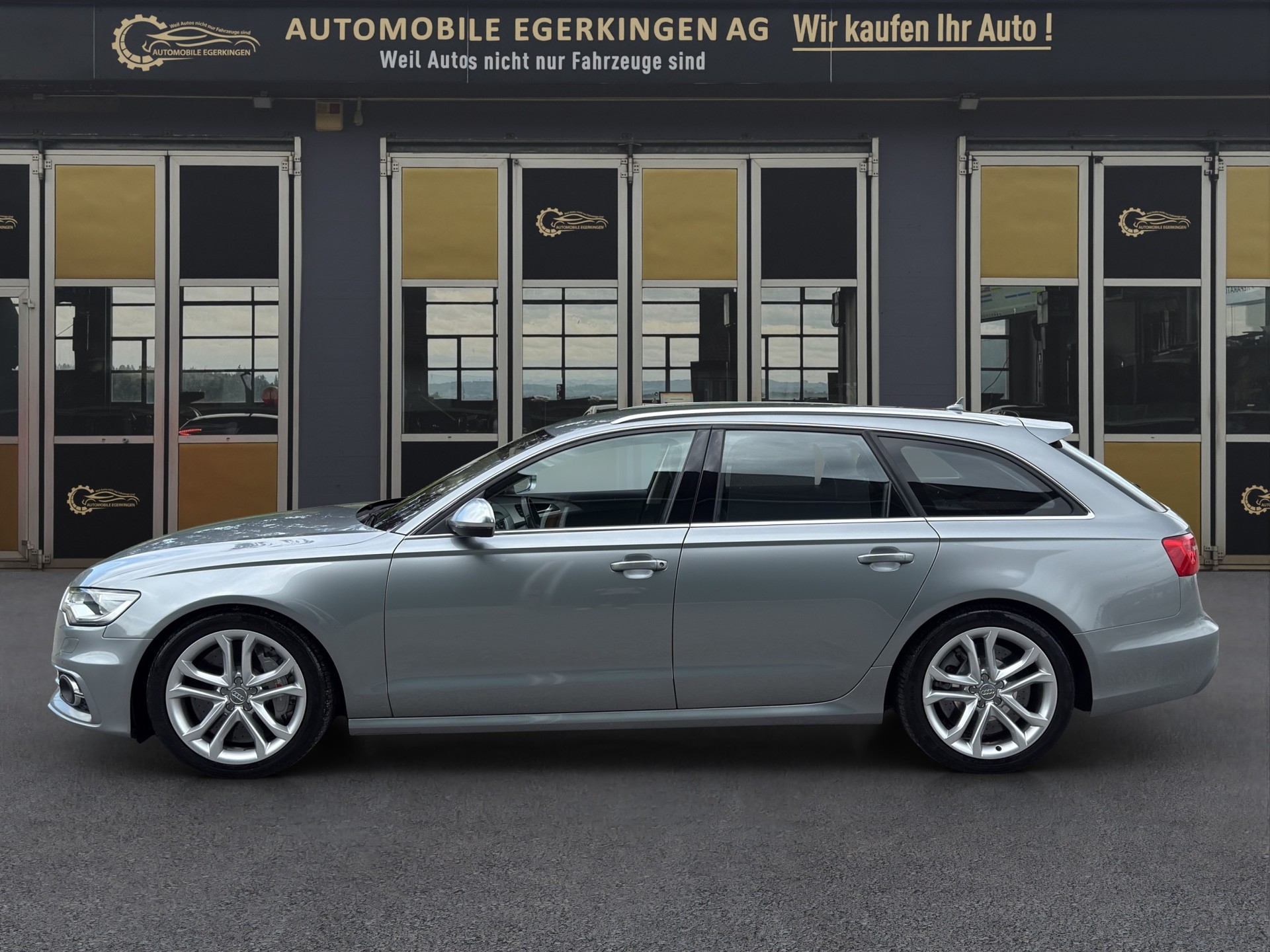 AUDI S6 Avant 4.0 V8 TFSI quattro S-Tronic-image-7