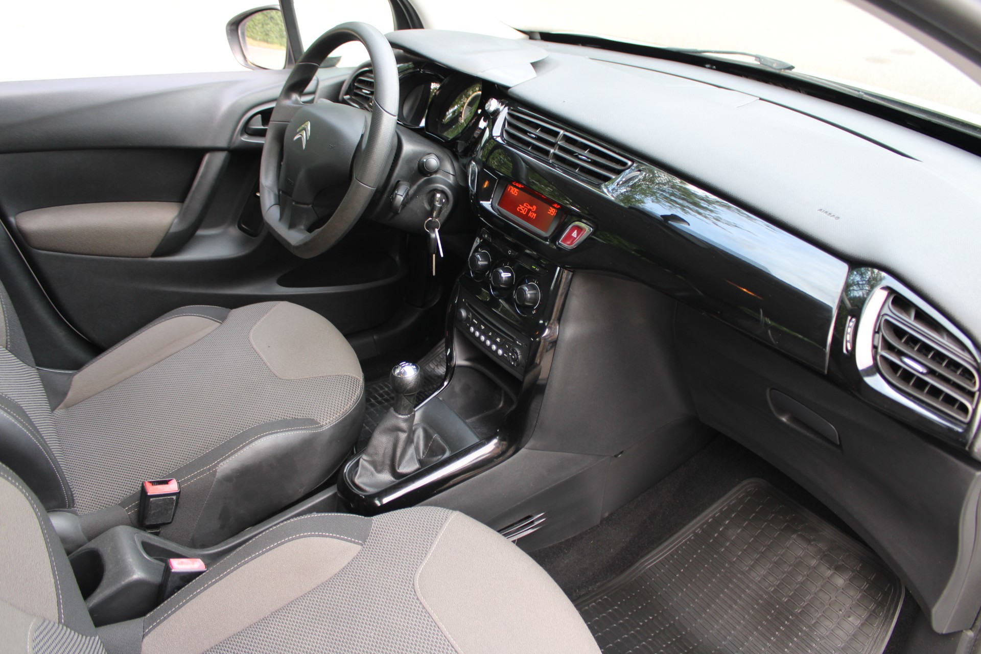 CITROEN C3 1.2i Tonic-image-5