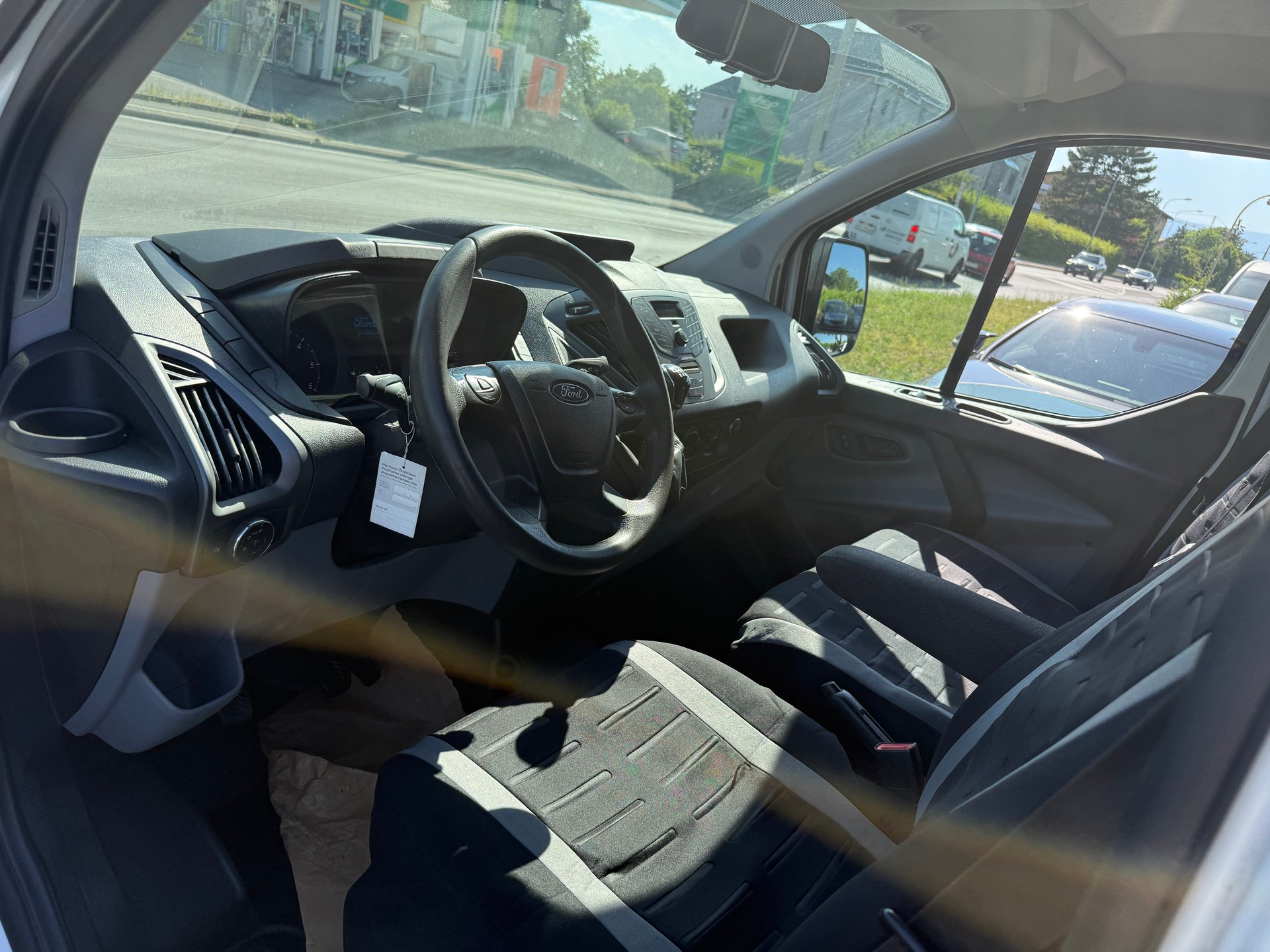 FORD Transit Custom Van 270 L1H1 Ambiente-image-11