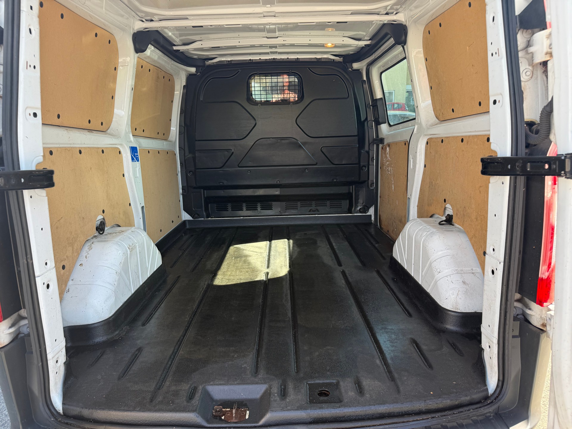 FORD Transit Custom Van 270 L1H1 Ambiente-image-12