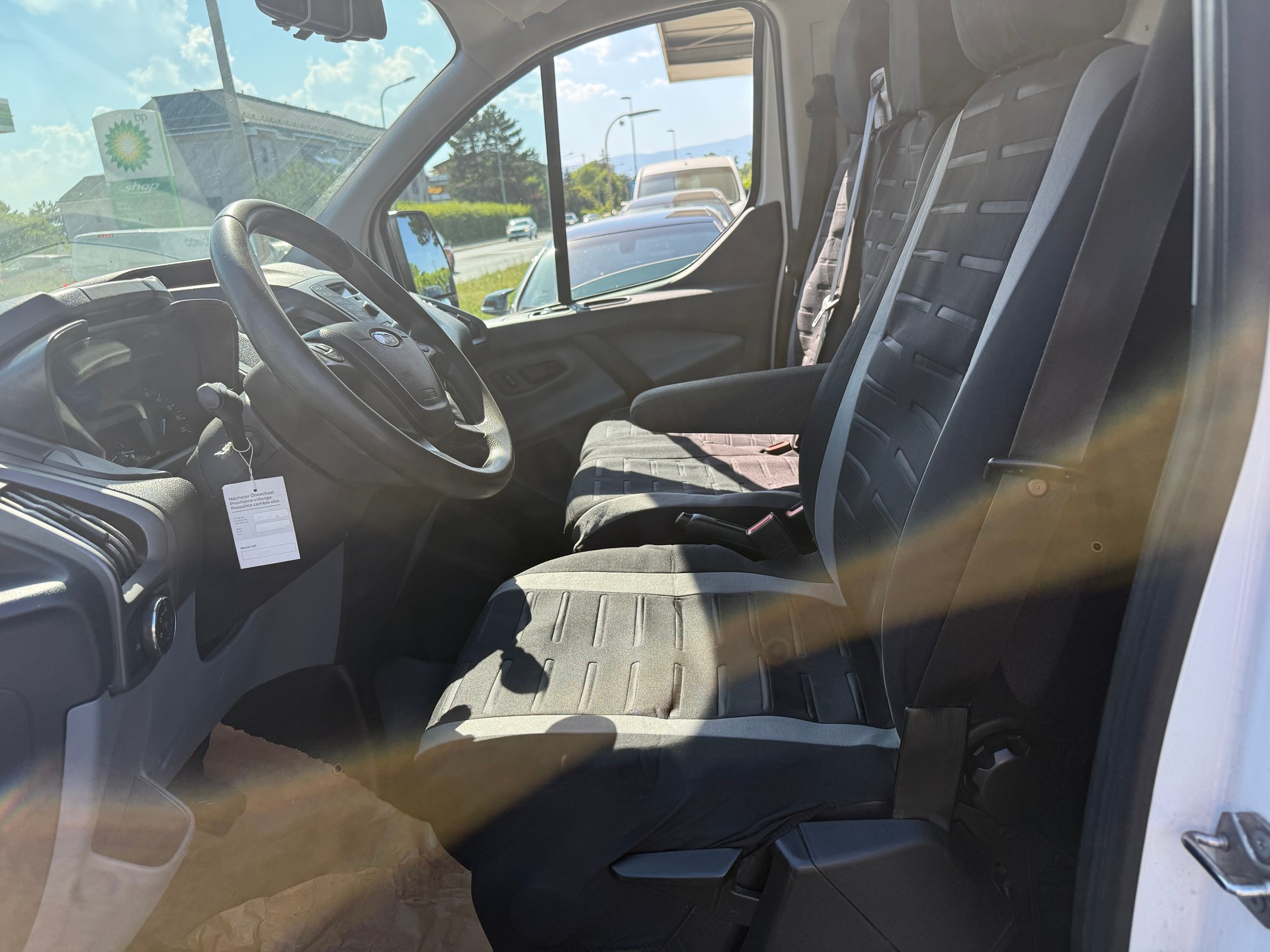FORD Transit Custom Van 270 L1H1 Ambiente-image-9