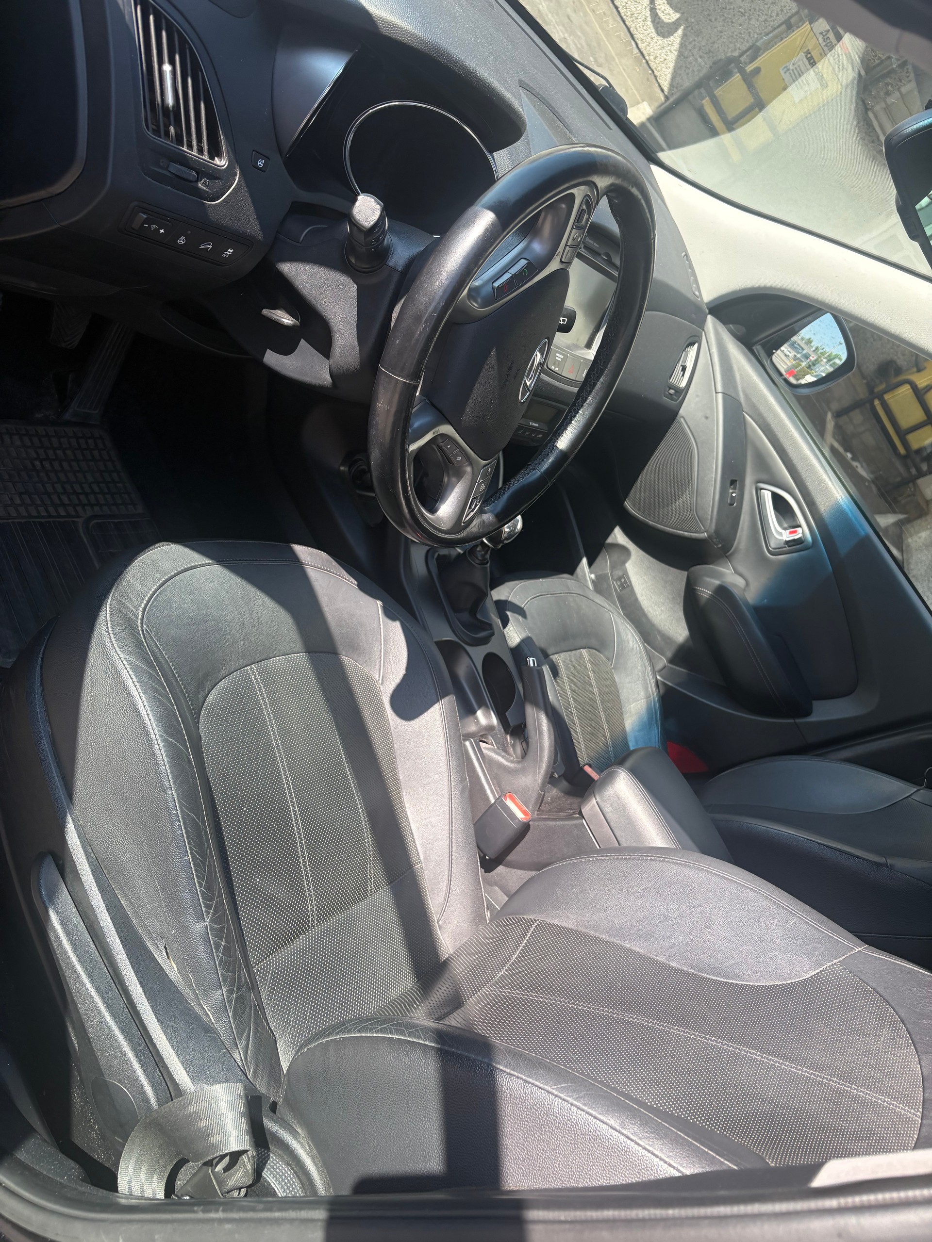 HYUNDAI iX 35 2.0 CRDi Premium 4WD-image-12