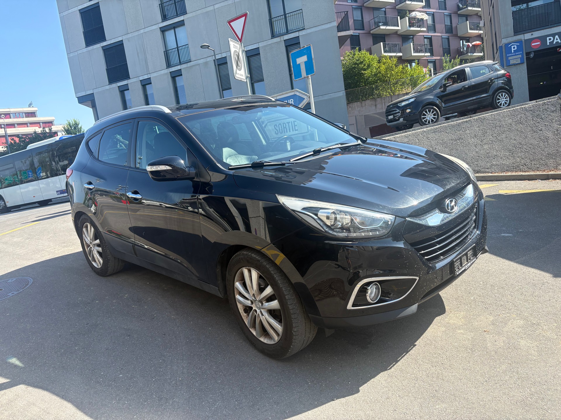 HYUNDAI iX 35 2.0 CRDi Premium 4WD-image-2