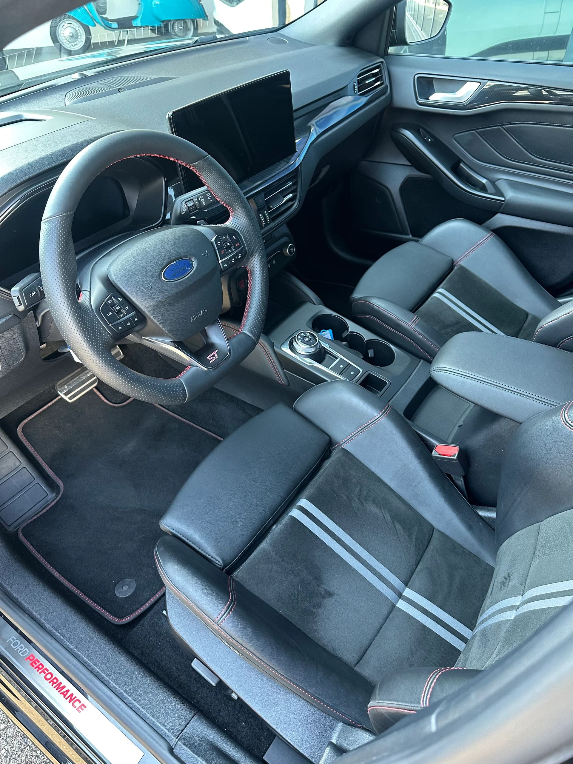 FORD Focus 2.3 EcoB ST X-image-8