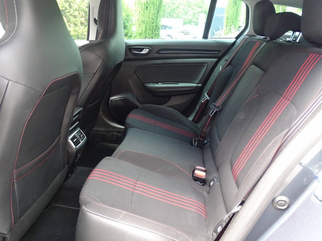 RENAULT Mégane Grandtour RSLINE 1.6 E-Tech PHEV-image-5