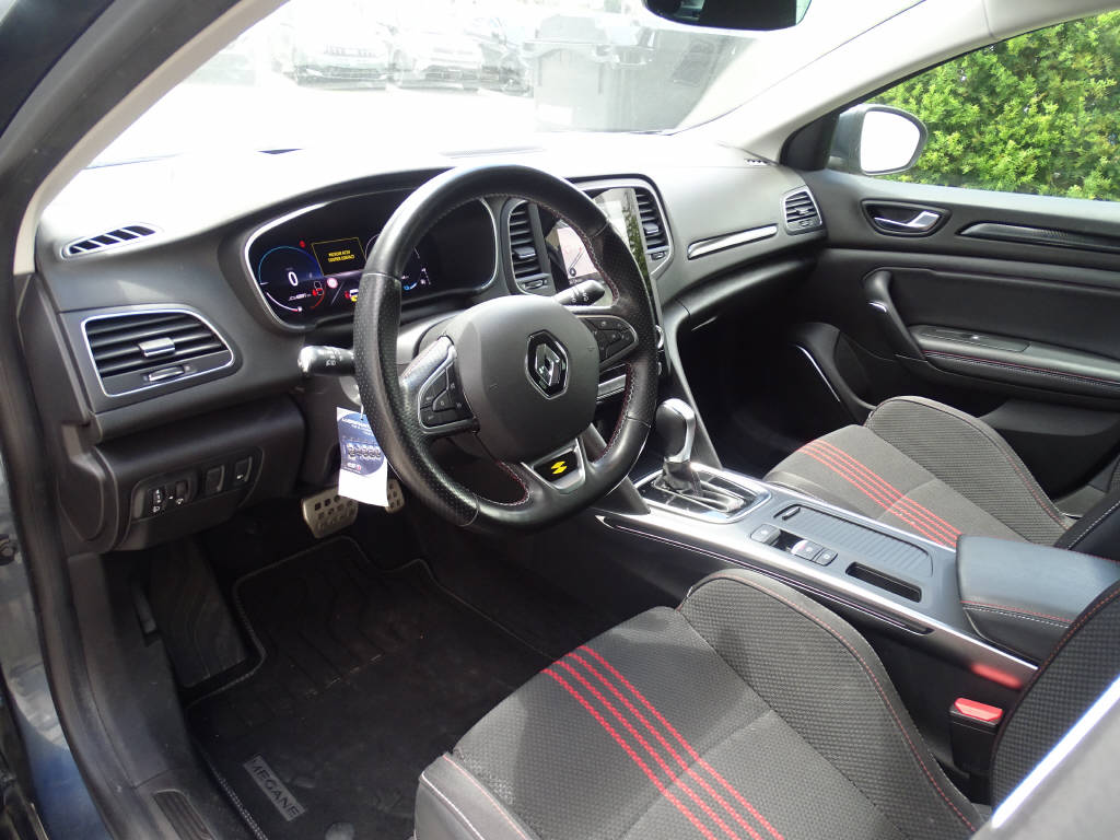 RENAULT Mégane Grandtour RSLINE 1.6 E-Tech PHEV-image-3