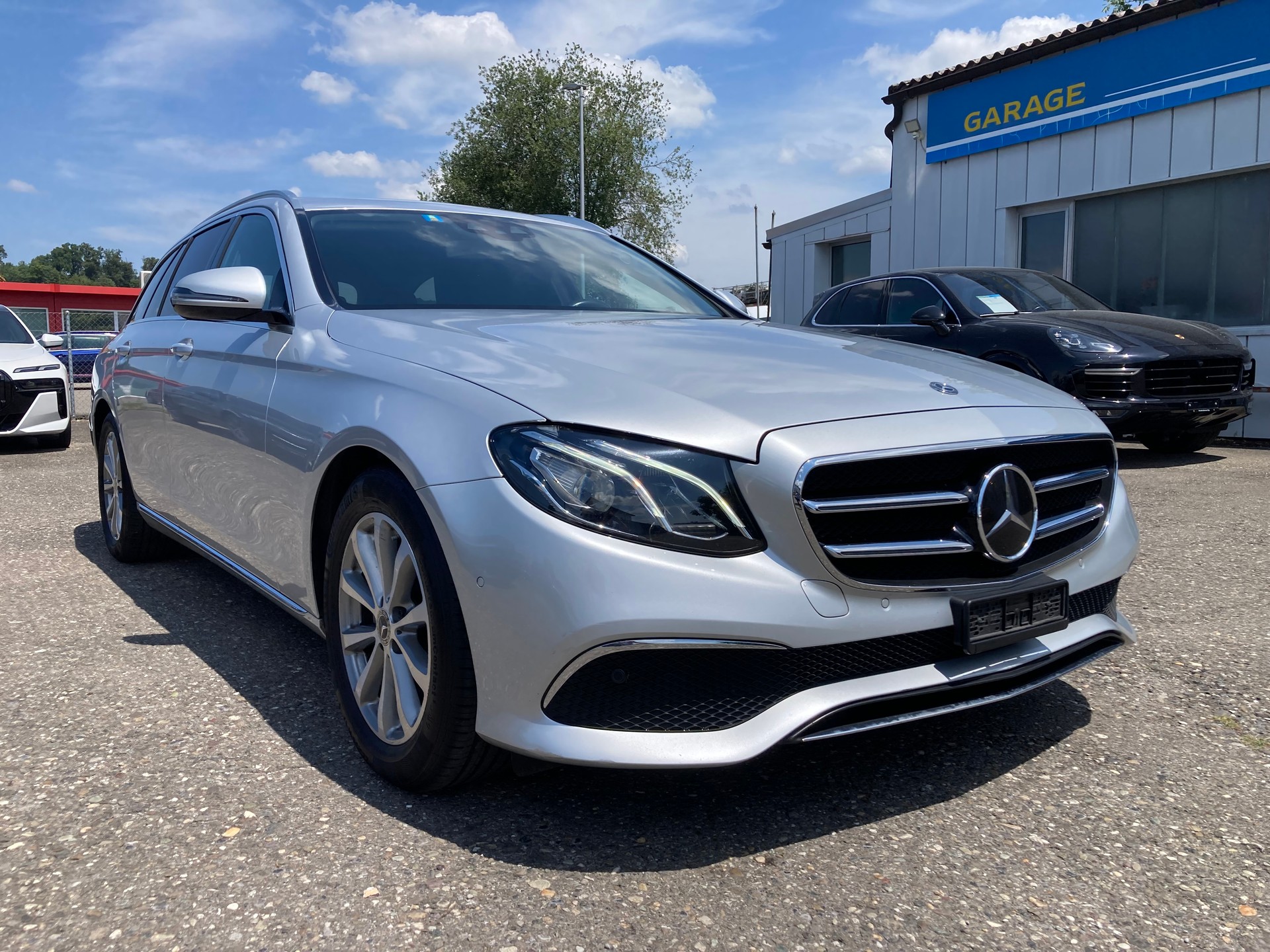MERCEDES-BENZ E 220 d Avantgarde 4Matic 9G-Tronic-image-1