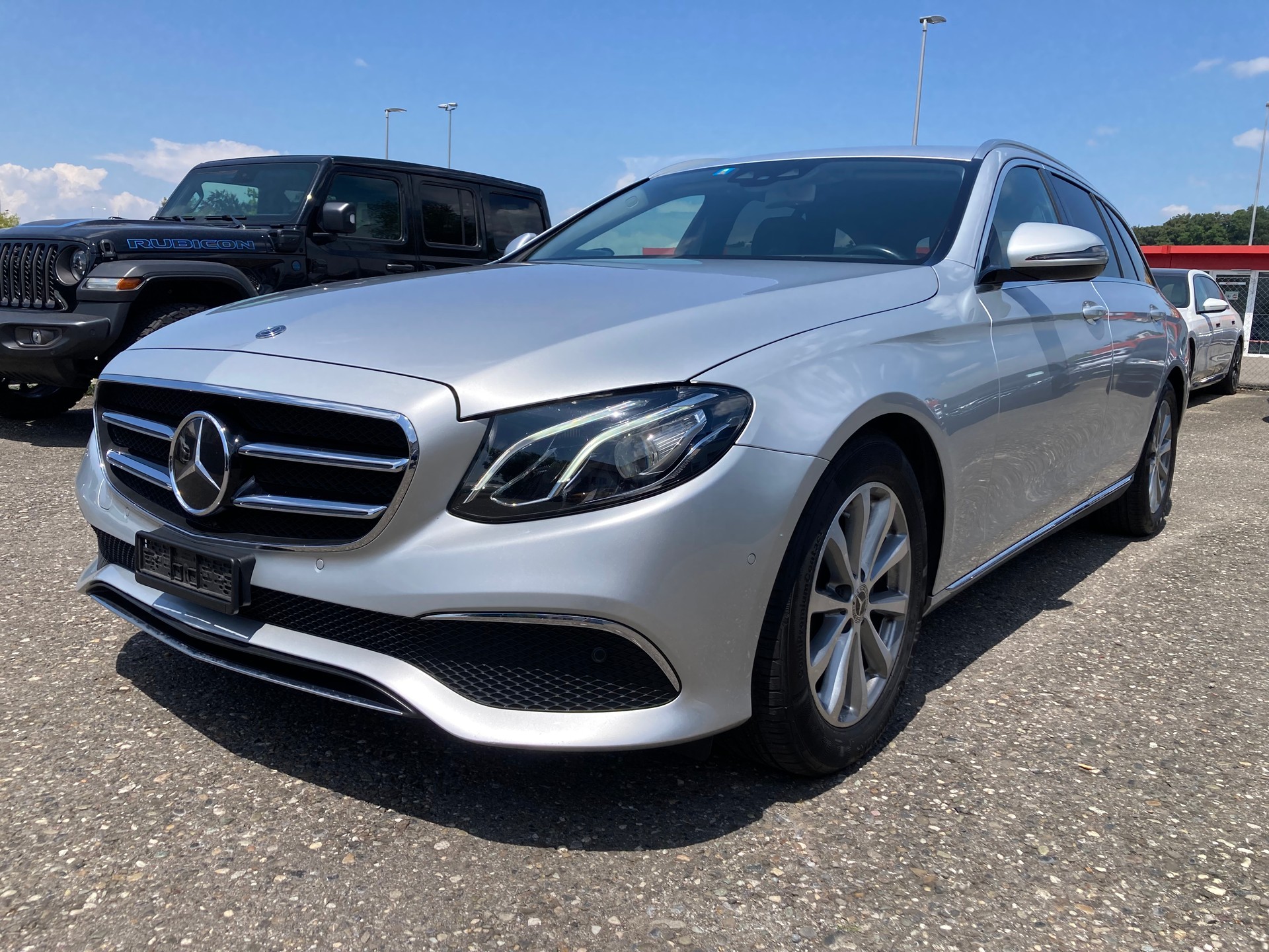 MERCEDES-BENZ E 220 d Avantgarde 4Matic 9G-Tronic-image-0