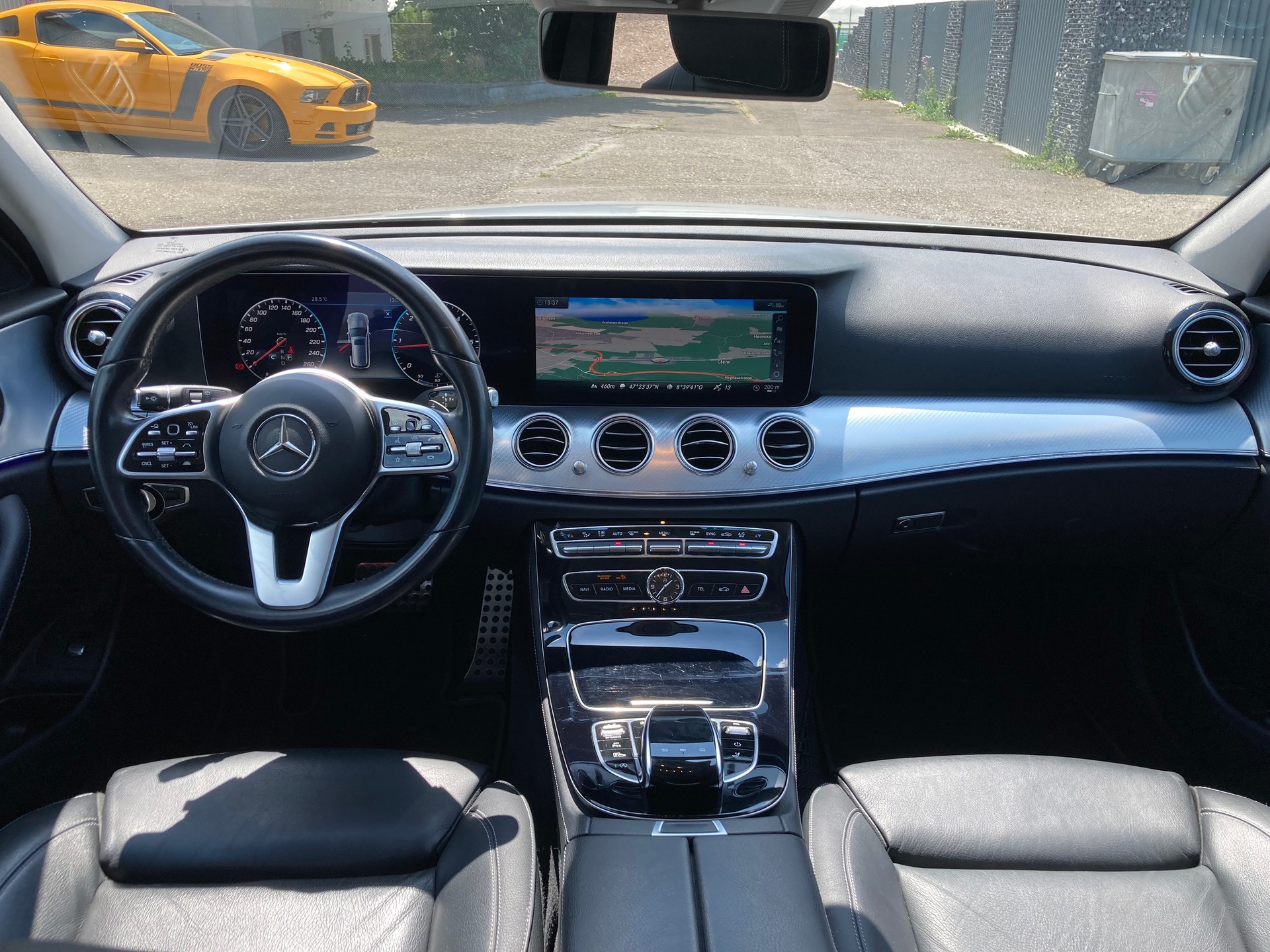 MERCEDES-BENZ E 220 d Avantgarde 4Matic 9G-Tronic-image-9