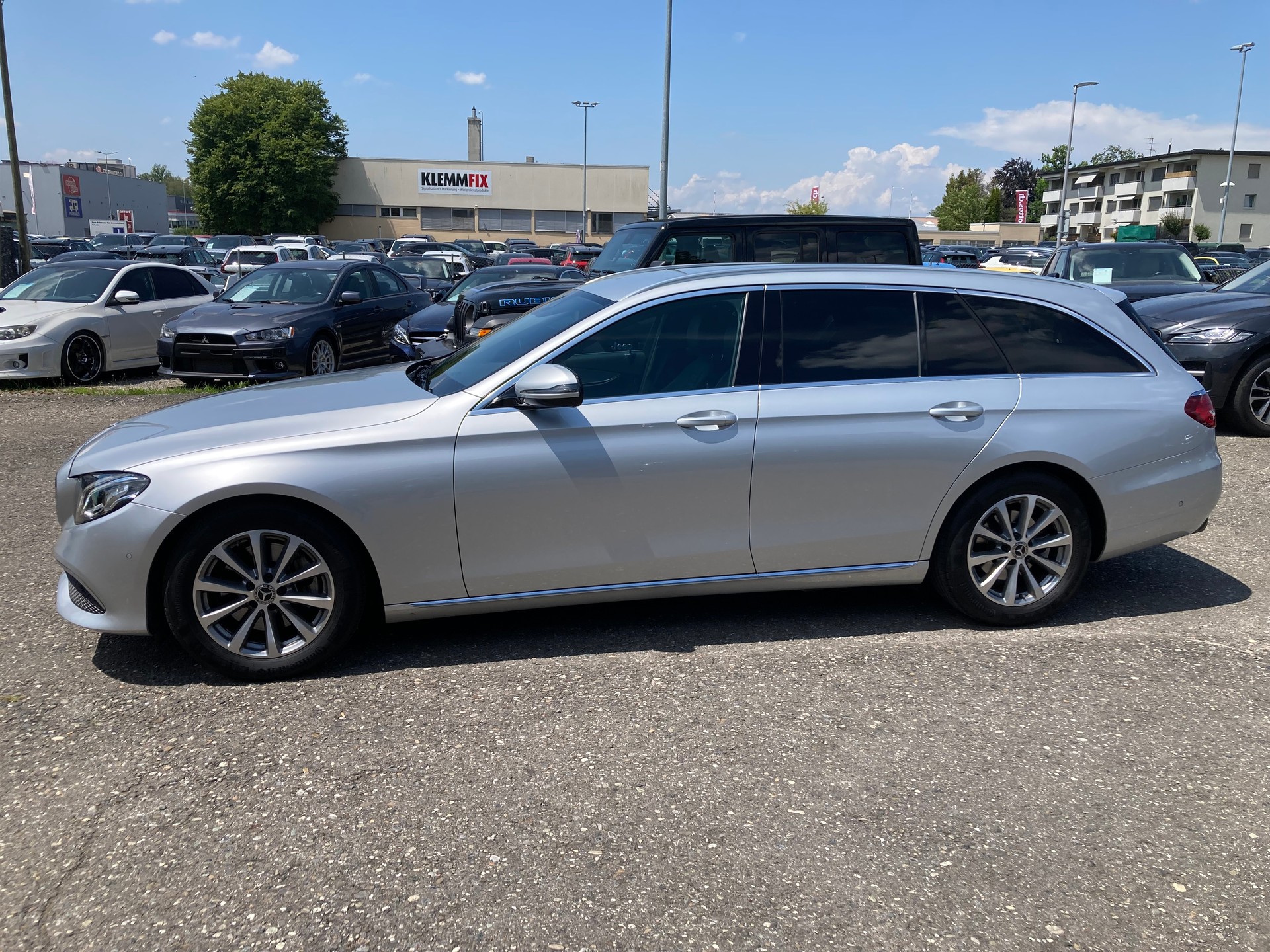 MERCEDES-BENZ E 220 d Avantgarde 4Matic 9G-Tronic-image-3