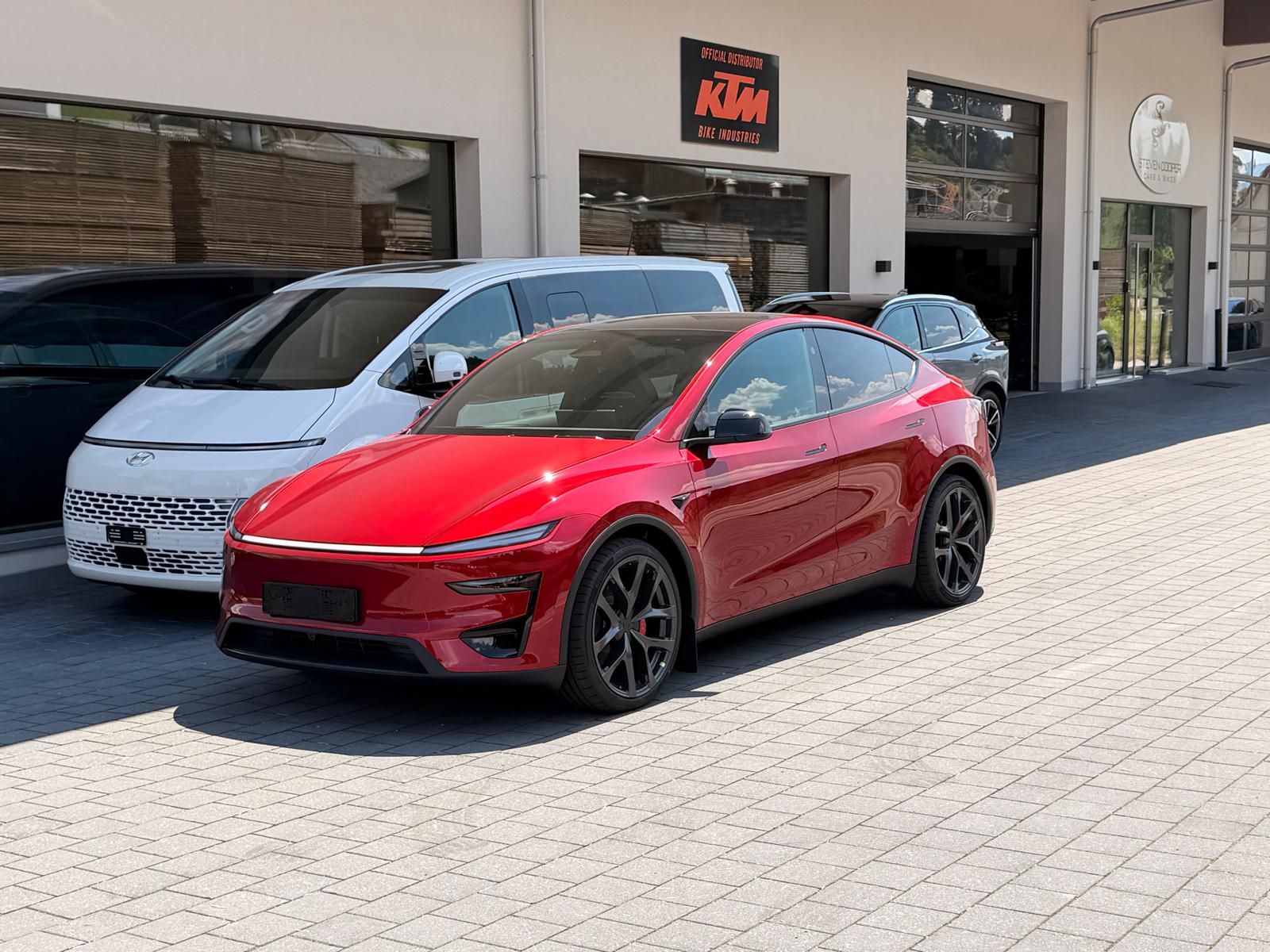 TESLA Model Y Performance-image-25