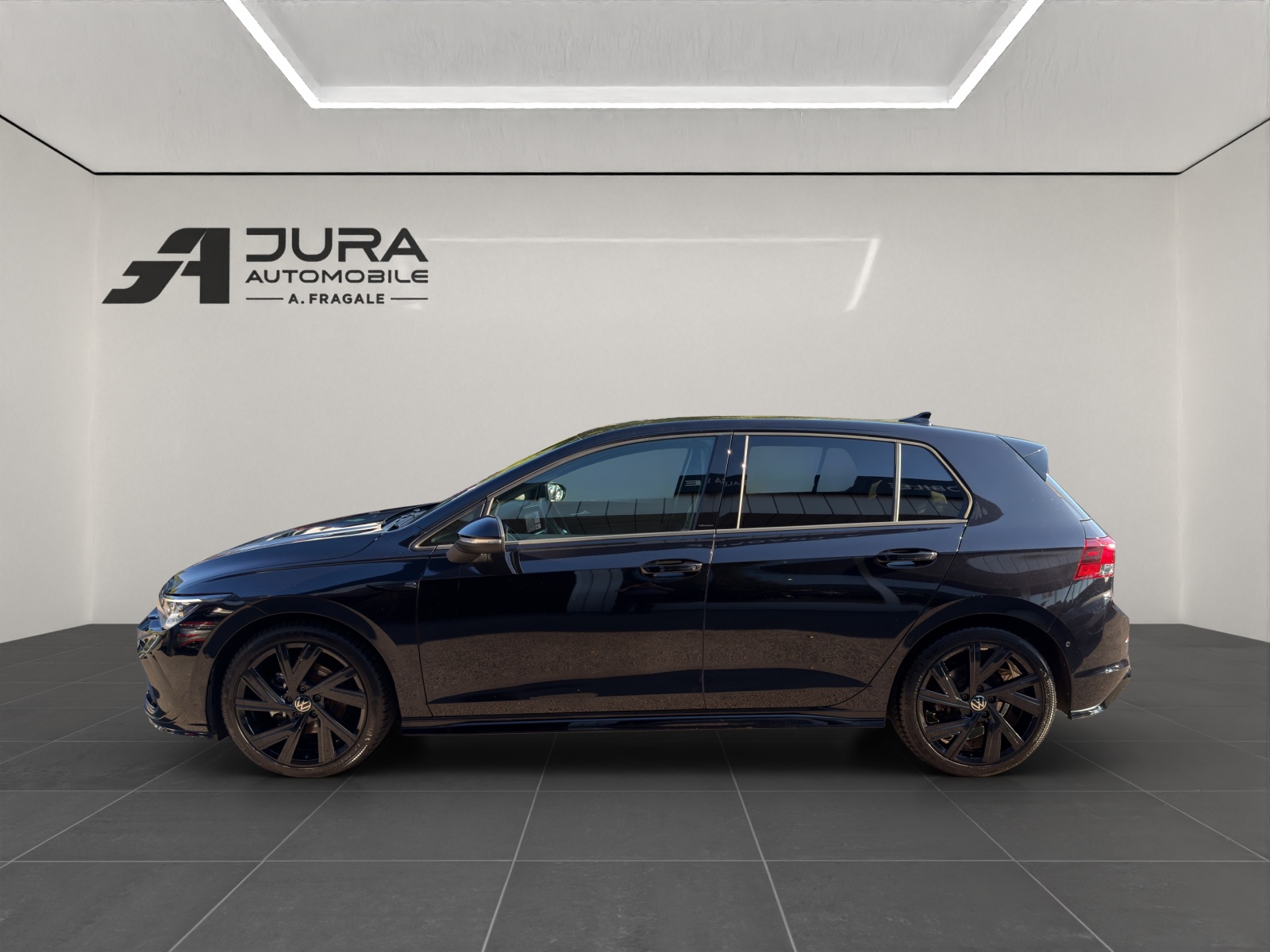 VW Golf VIII 1.5 eTSI R-Line DSG-image-2
