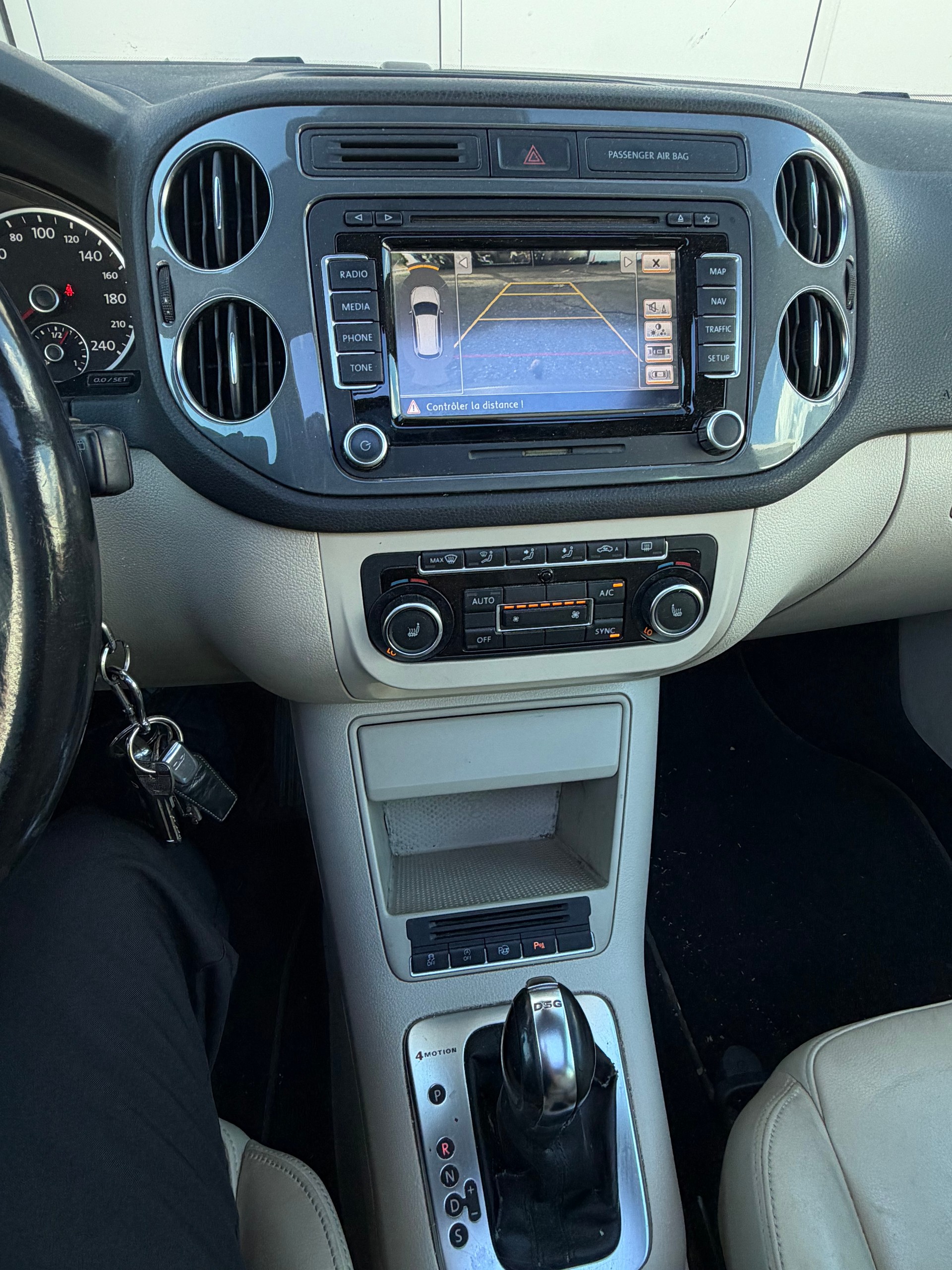 VW Tiguan 2.0 TDI BlueMotion Track&Style 4Motion DSG-image-11
