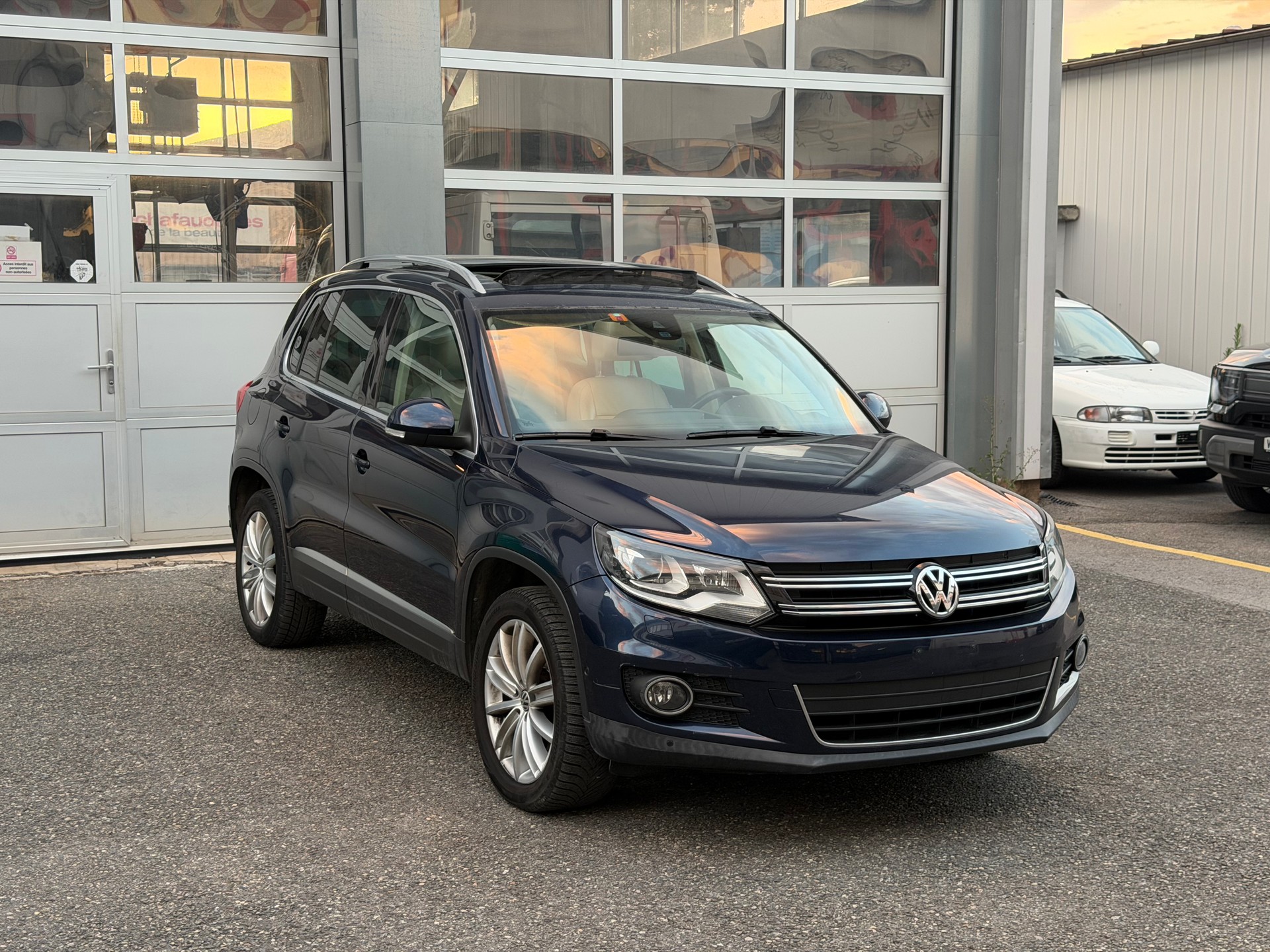 VW Tiguan 2.0 TDI BlueMotion Track&Style 4Motion DSG-image-2