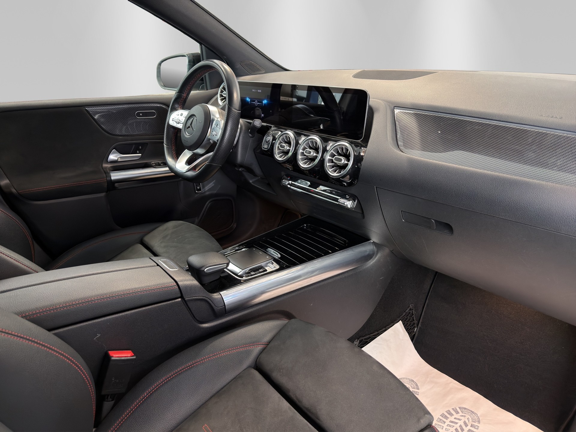 MERCEDES-BENZ B 220 4Matic AMG Line 7G-DCT-image-12