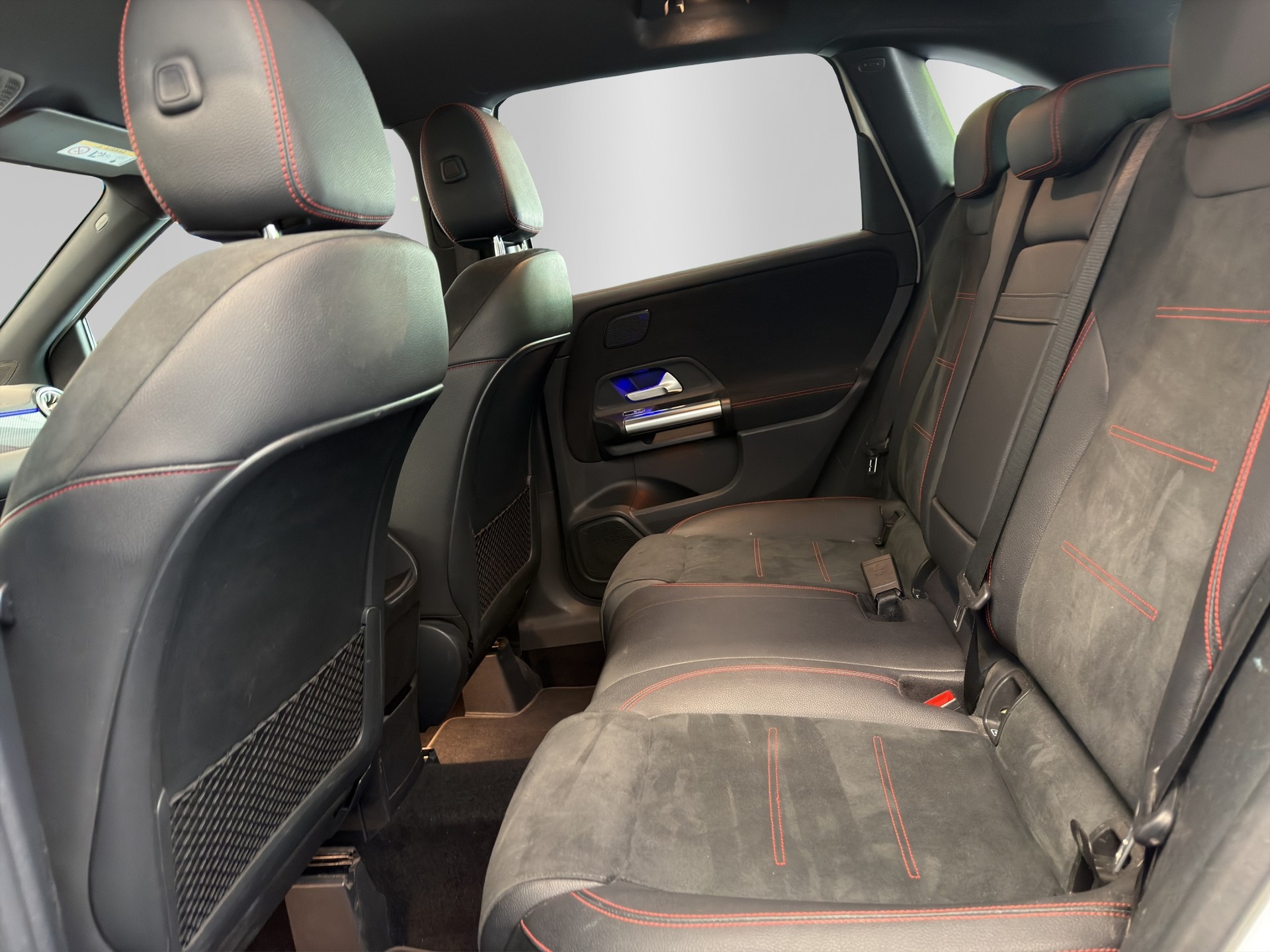 MERCEDES-BENZ B 220 4Matic AMG Line 7G-DCT-image-13