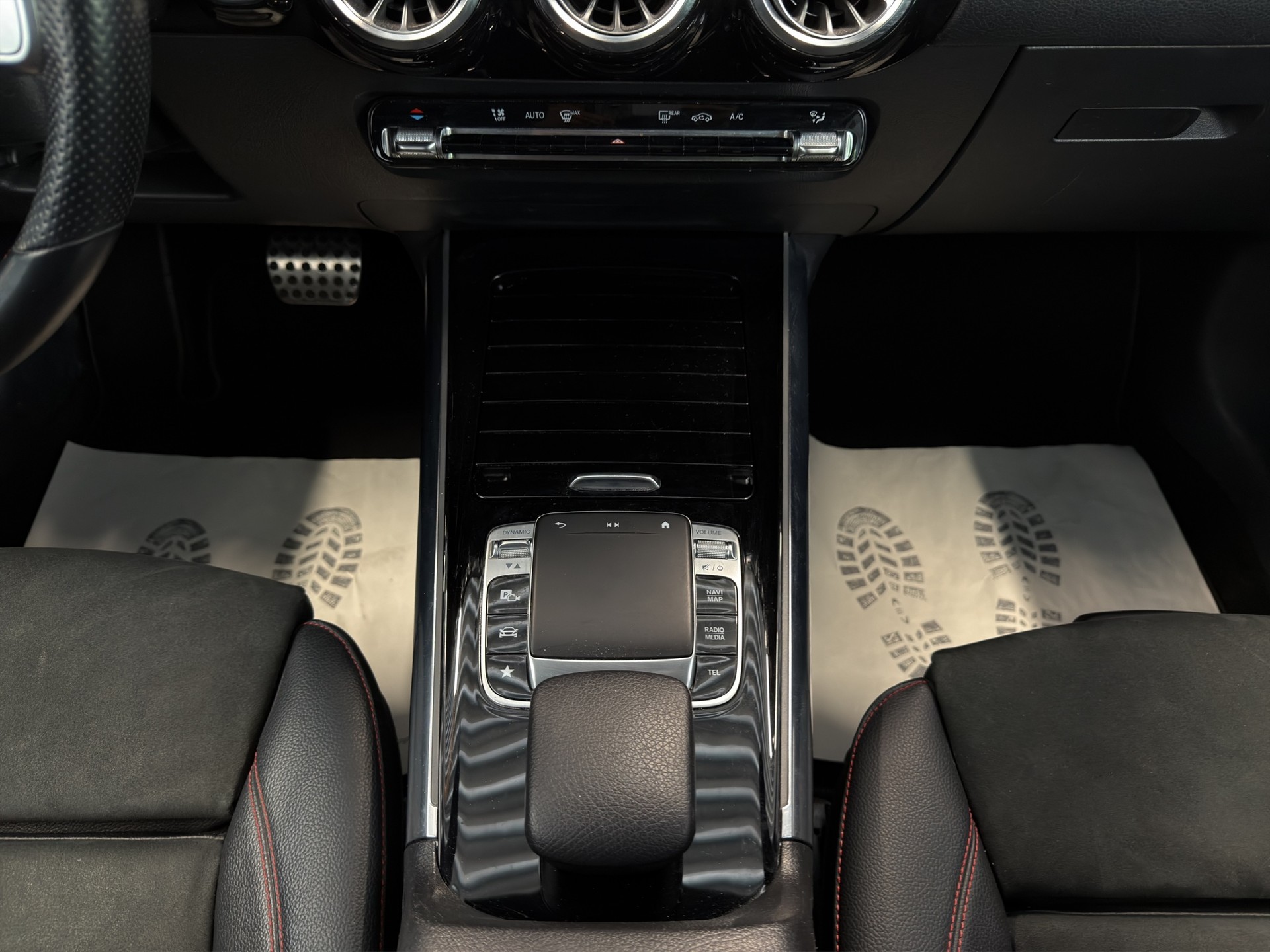 MERCEDES-BENZ B 220 4Matic AMG Line 7G-DCT-image-10