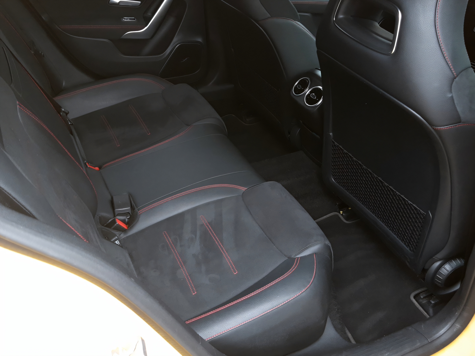 MERCEDES-BENZ A 35 4Matic-image-14