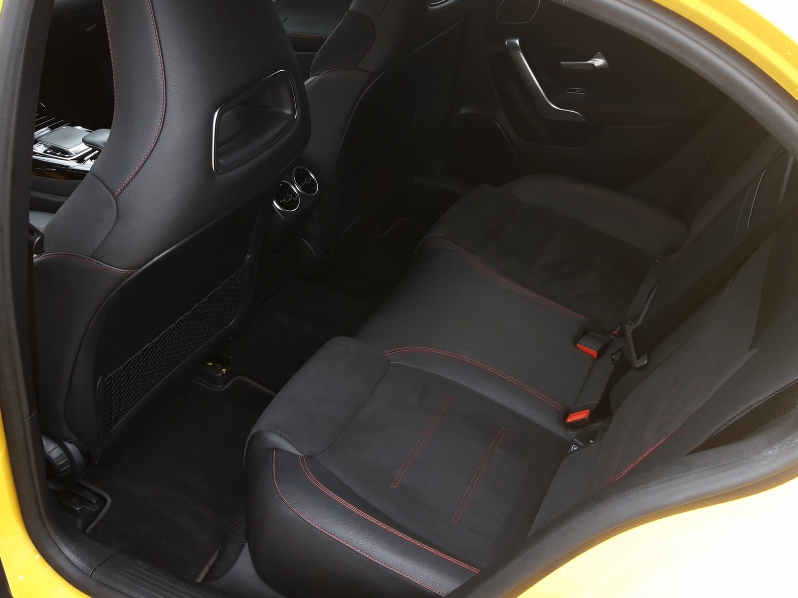 MERCEDES-BENZ A 35 4Matic-image-13