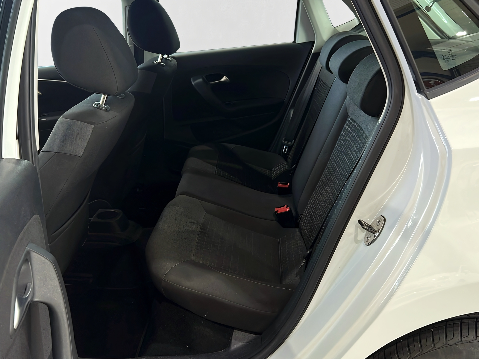 VW Polo 1.2 TSI BMT Lounge DSG**CH Auslieferung,Panodach,Frisch ab MFK**-image-7