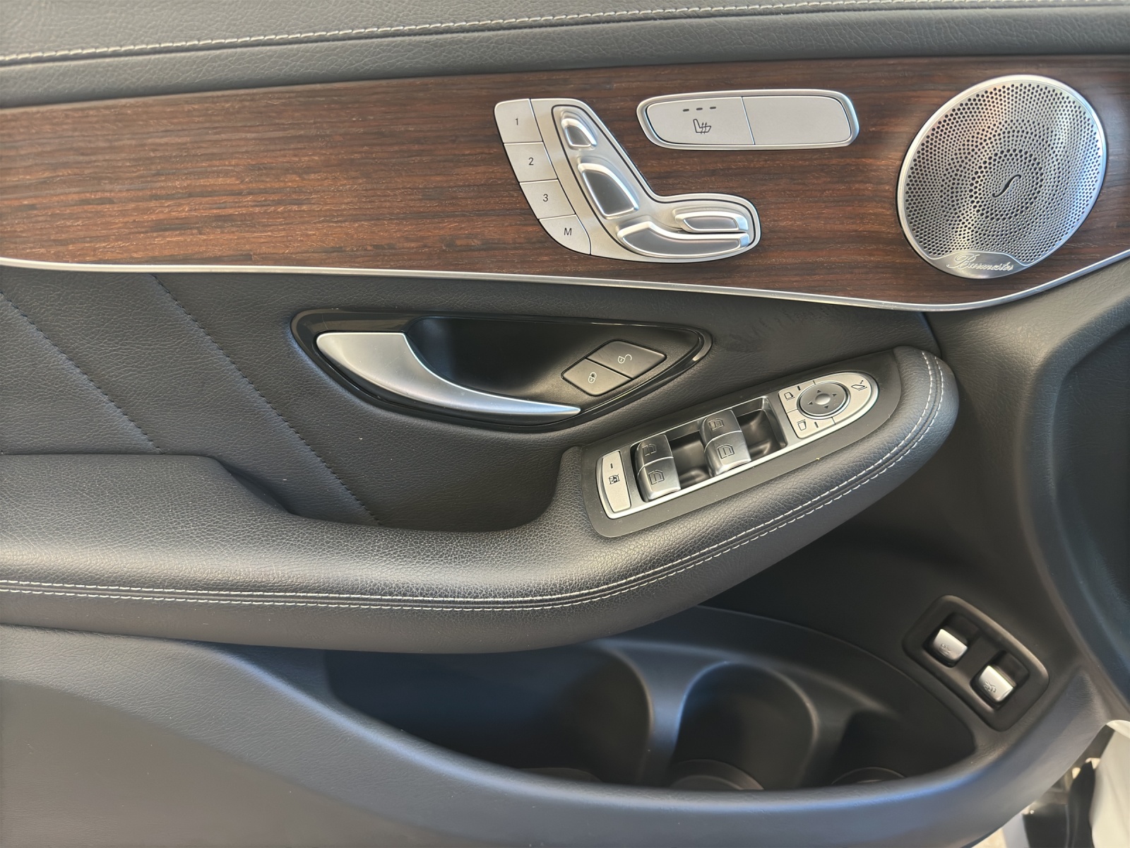 MERCEDES-BENZ GLC 220 d AMG Line 4Matic-image-12