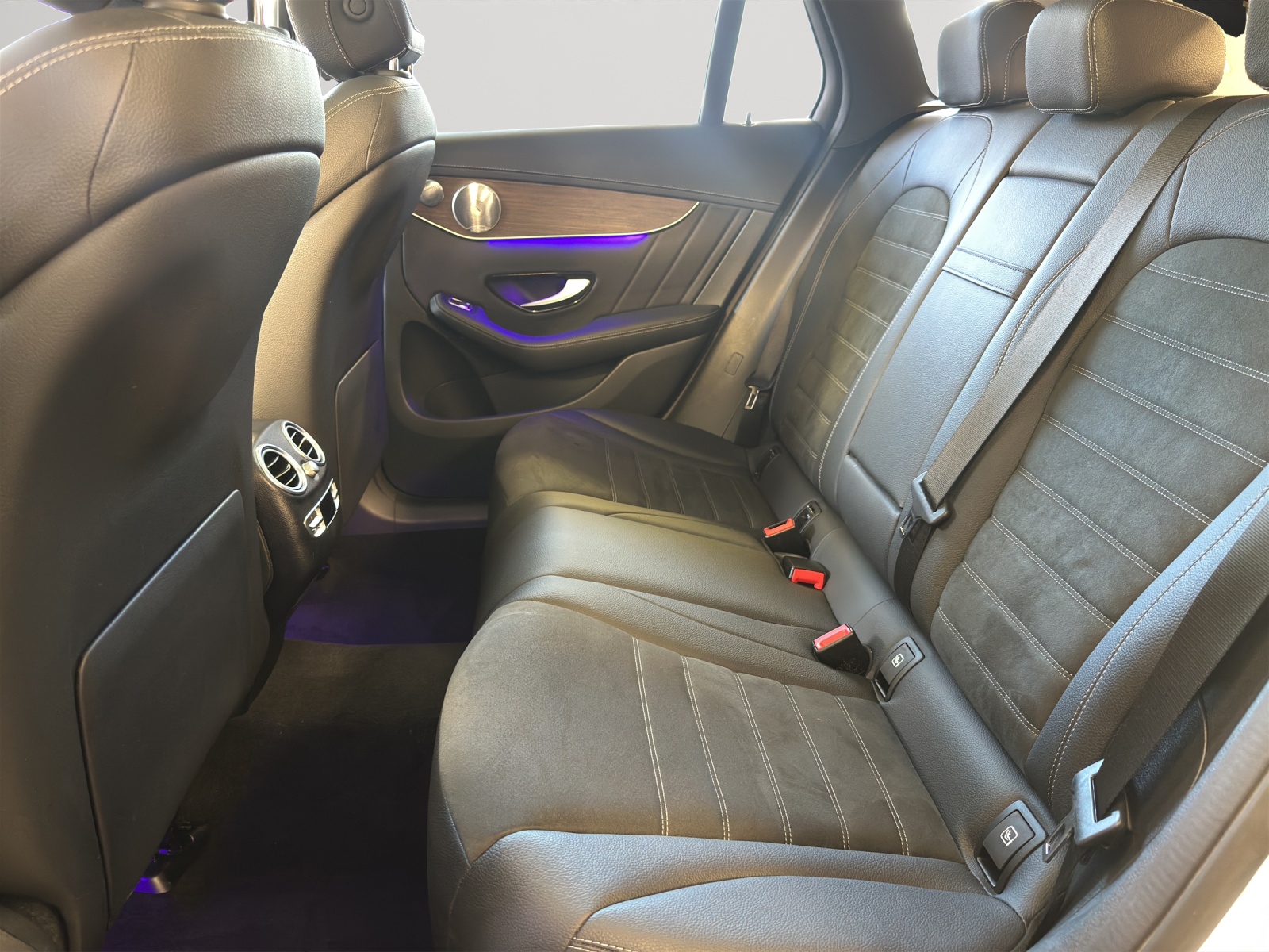 MERCEDES-BENZ GLC 220 d AMG Line 4Matic-image-15
