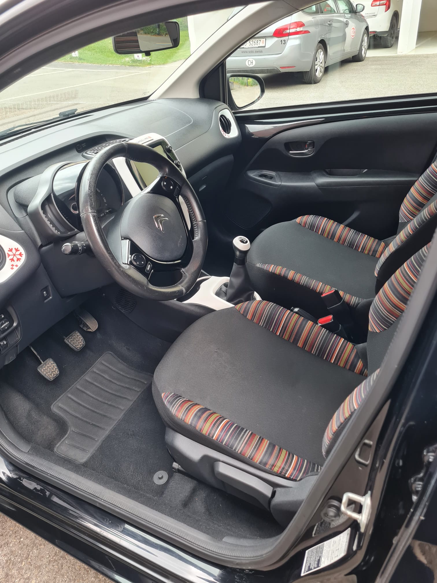 CITROEN 1.2 PureTech Swiss & Me-image-1