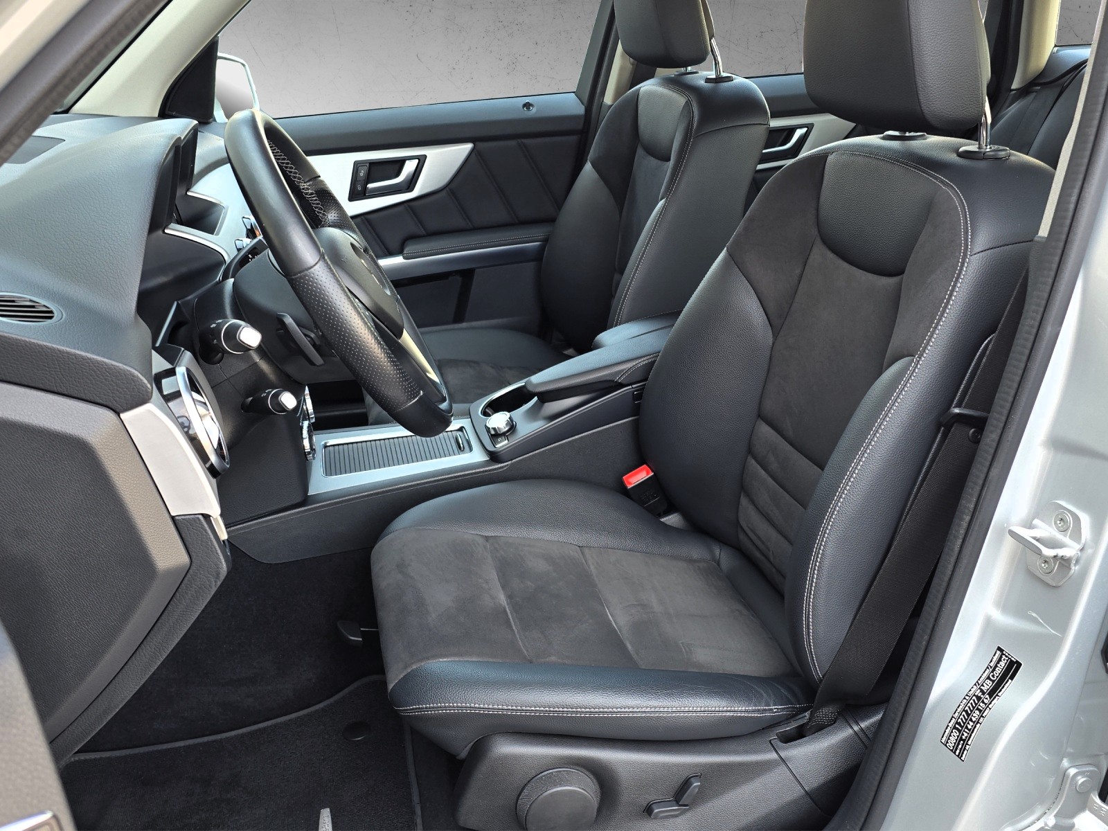 MERCEDES-BENZ GLK 250 4Matic 7G-Tronic AMG Line-image-8