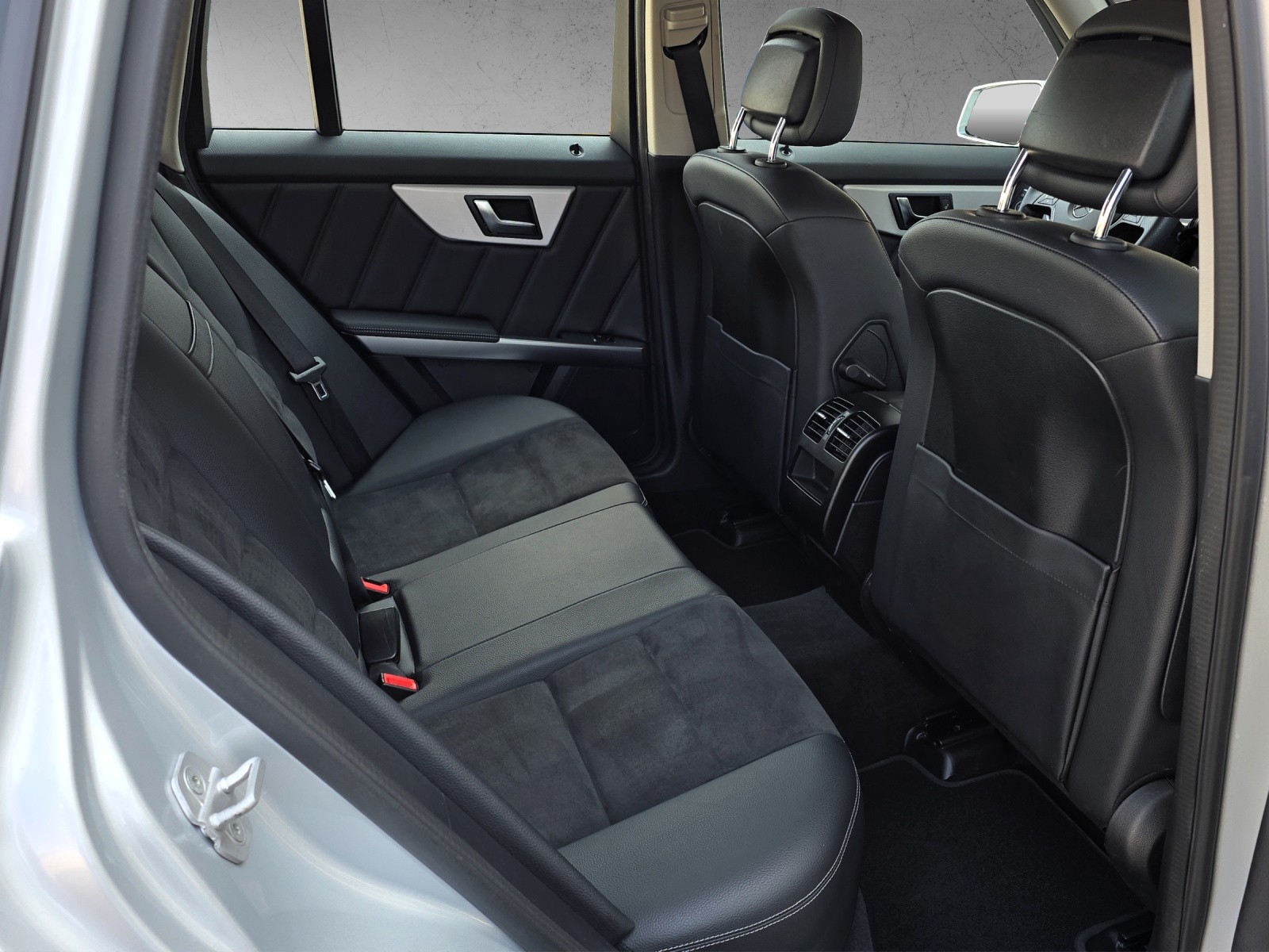 MERCEDES-BENZ GLK 250 4Matic 7G-Tronic AMG Line-image-13