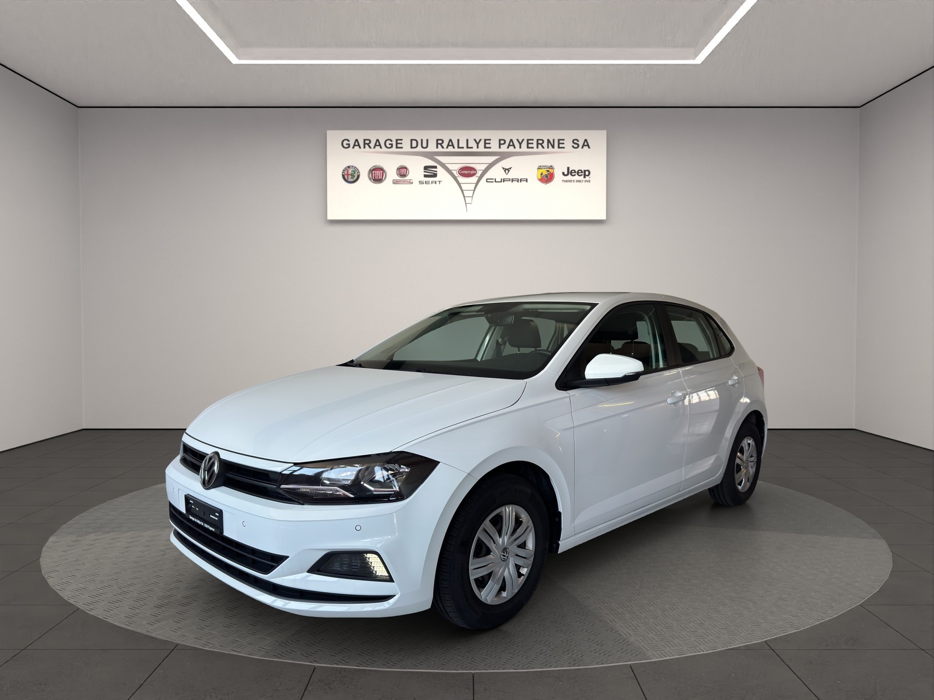 VW Polo 1.0 BMT Trendline-showroom-element-1