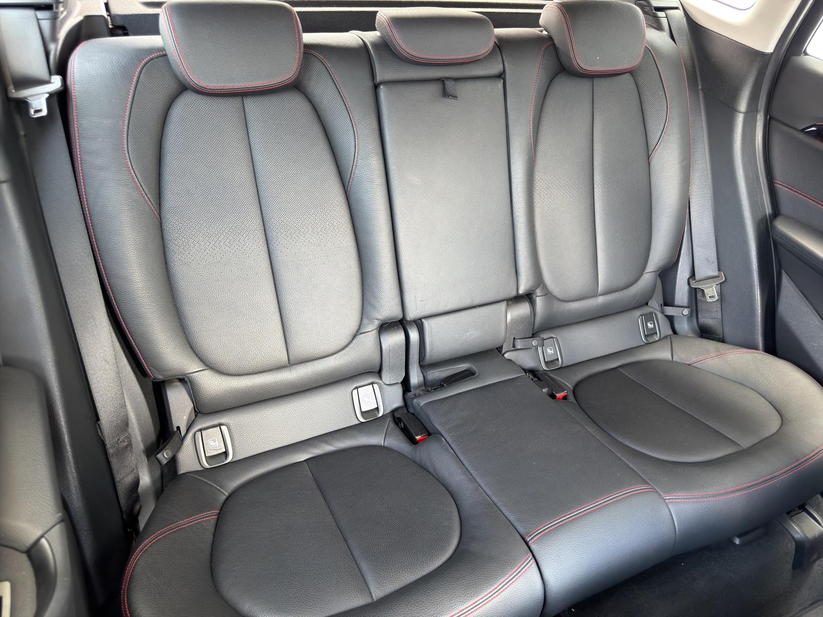BMW X1 xDrive 20i Sport Line Steptronic (CH)-image-18