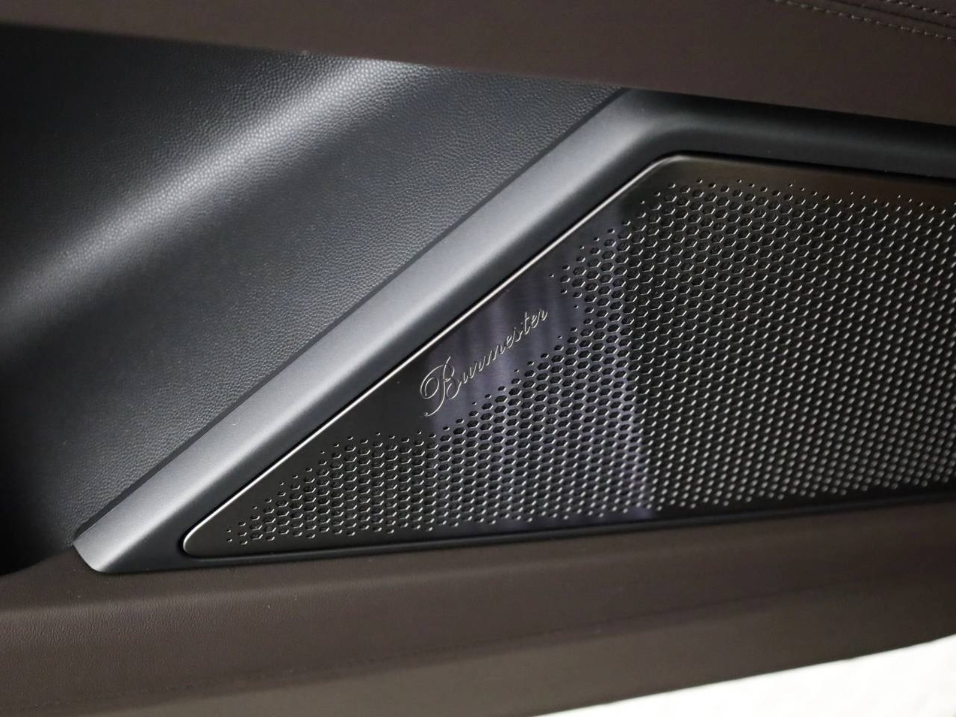 PORSCHE Cayenne Turbo Coupé Electric-image-19