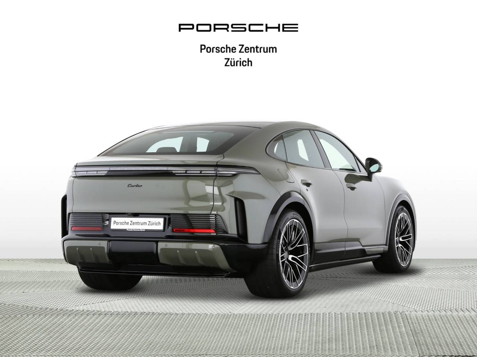 PORSCHE Cayenne Turbo Coupé Electric-image-5