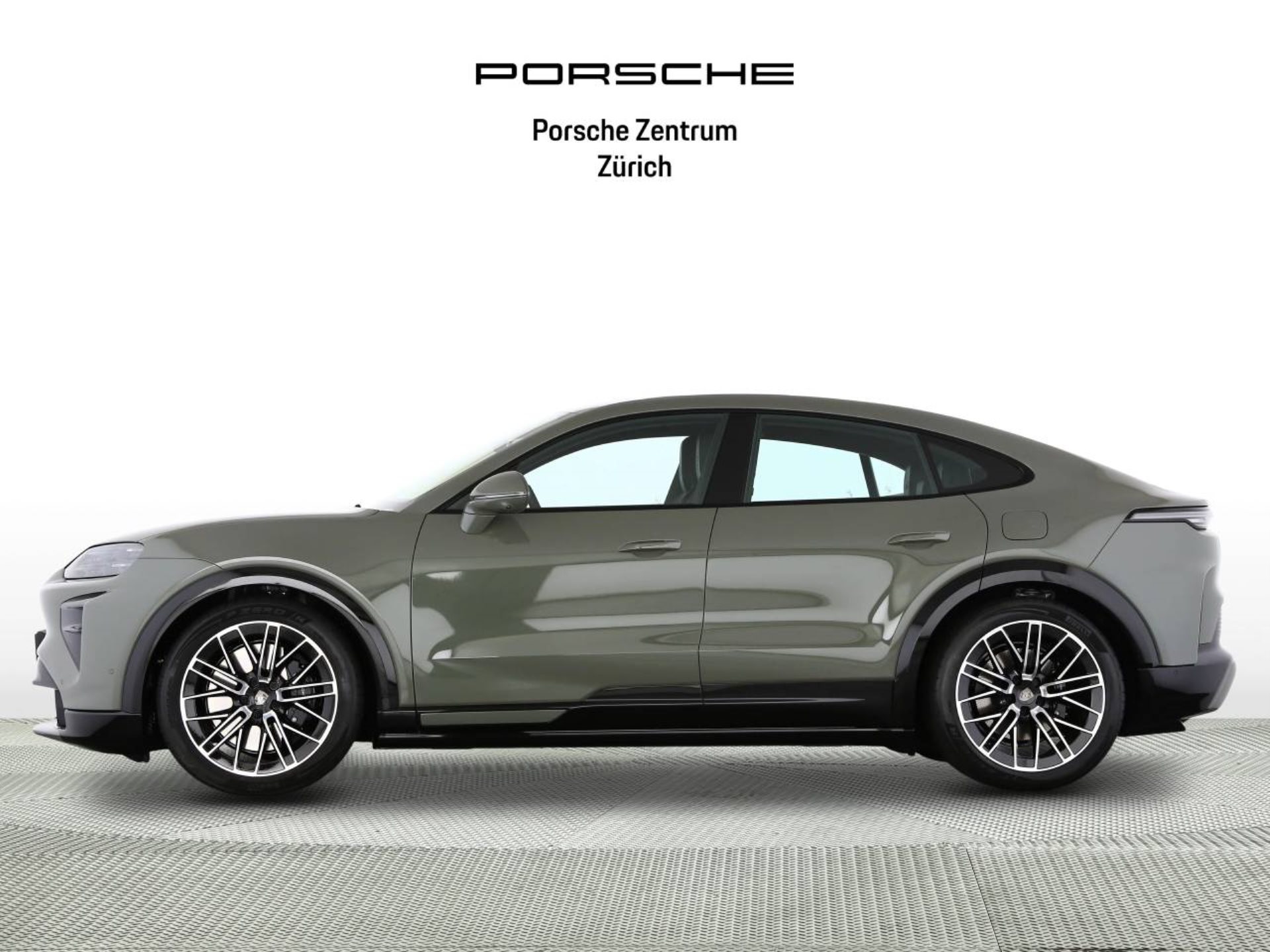PORSCHE Cayenne Turbo Coupé Electric-image-1