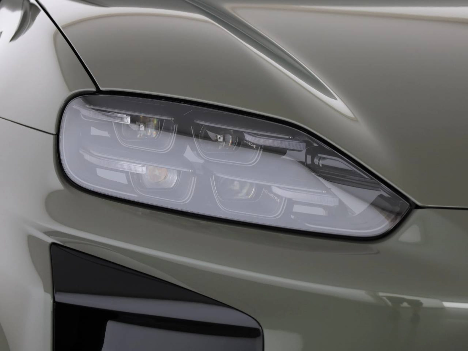 PORSCHE Cayenne Turbo Coupé Electric-image-8