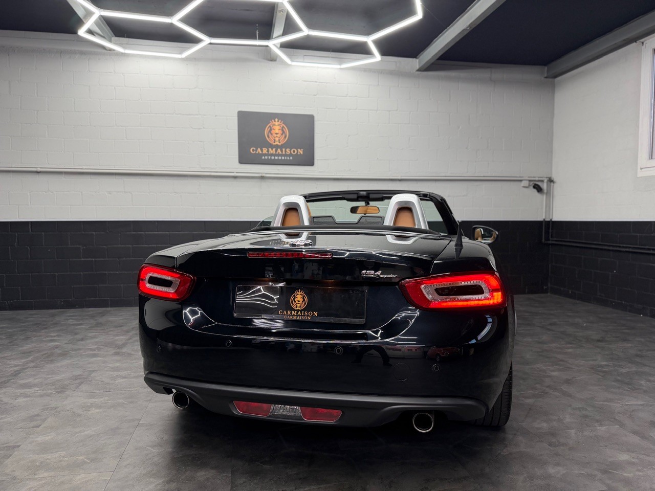 FIAT 124 Spider 1.4 TB Lusso | Rückfahrkamera | Cabrio - ideales Sommerfahrzeug aus 1. Hand-image-9
