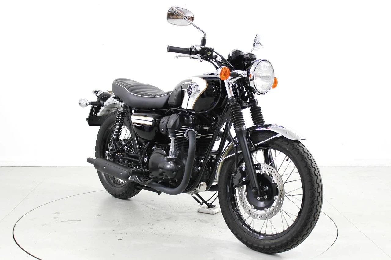 KAWASAKI W 800-showroom-element-1