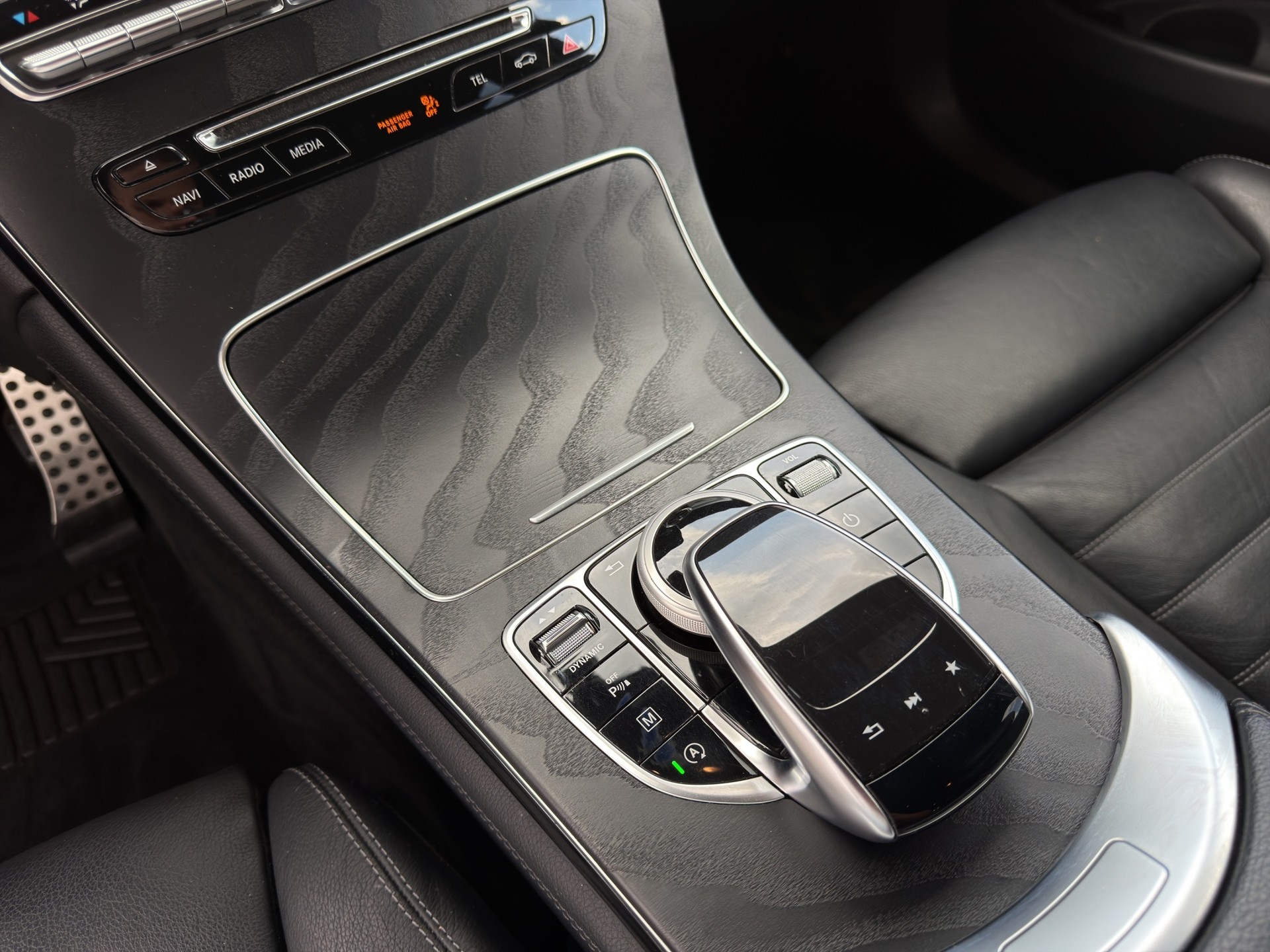 MERCEDES-BENZ GLC 250 d AMG Line 4Matic 9G-Tronic-image-16