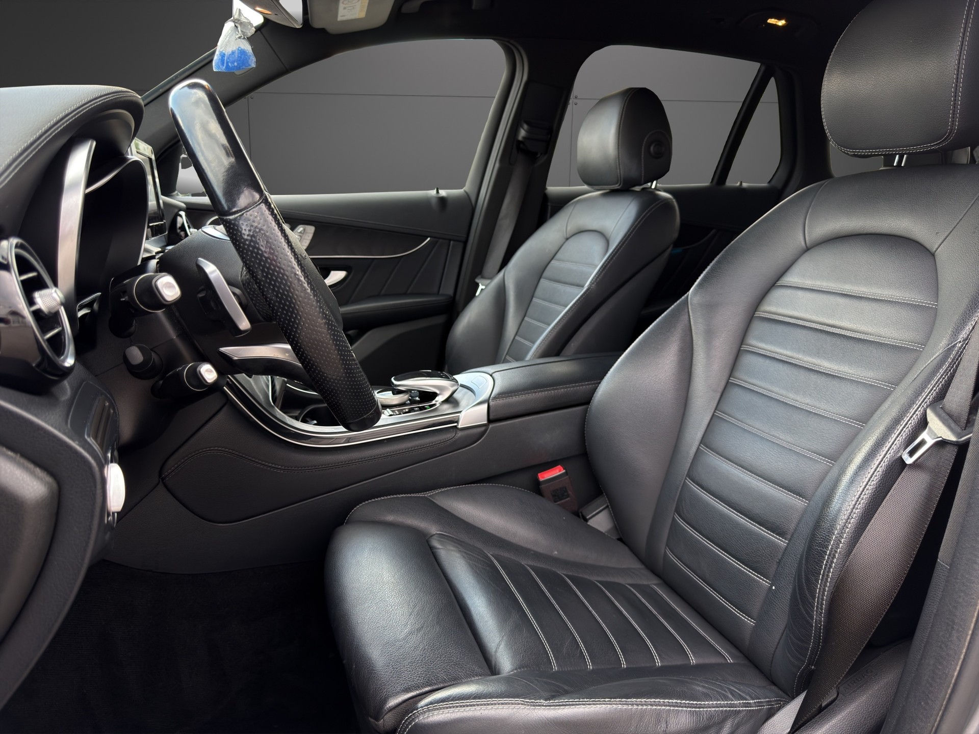 MERCEDES-BENZ GLC 250 d AMG Line 4Matic 9G-Tronic-image-10