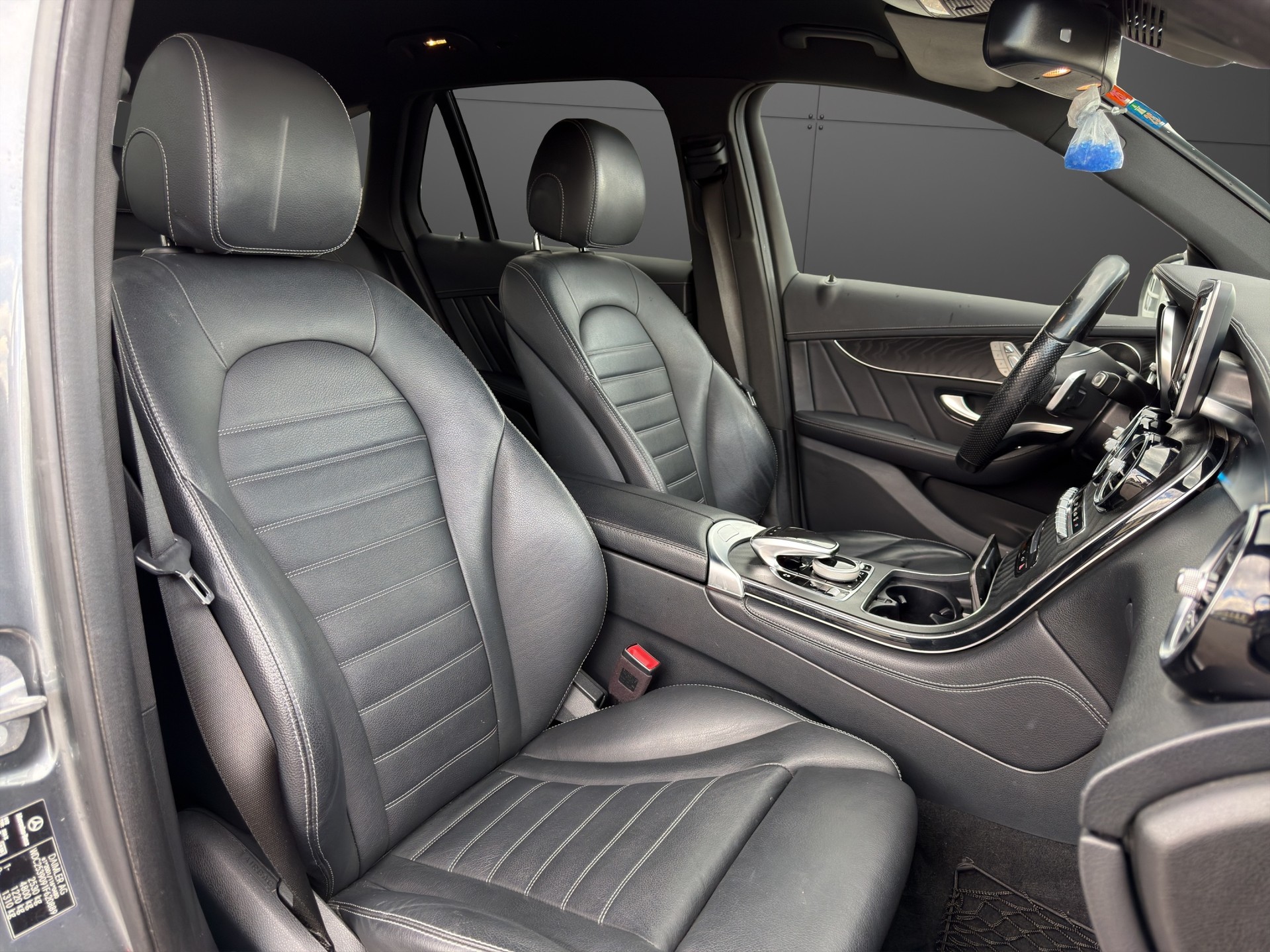 MERCEDES-BENZ GLC 250 d AMG Line 4Matic 9G-Tronic-image-18