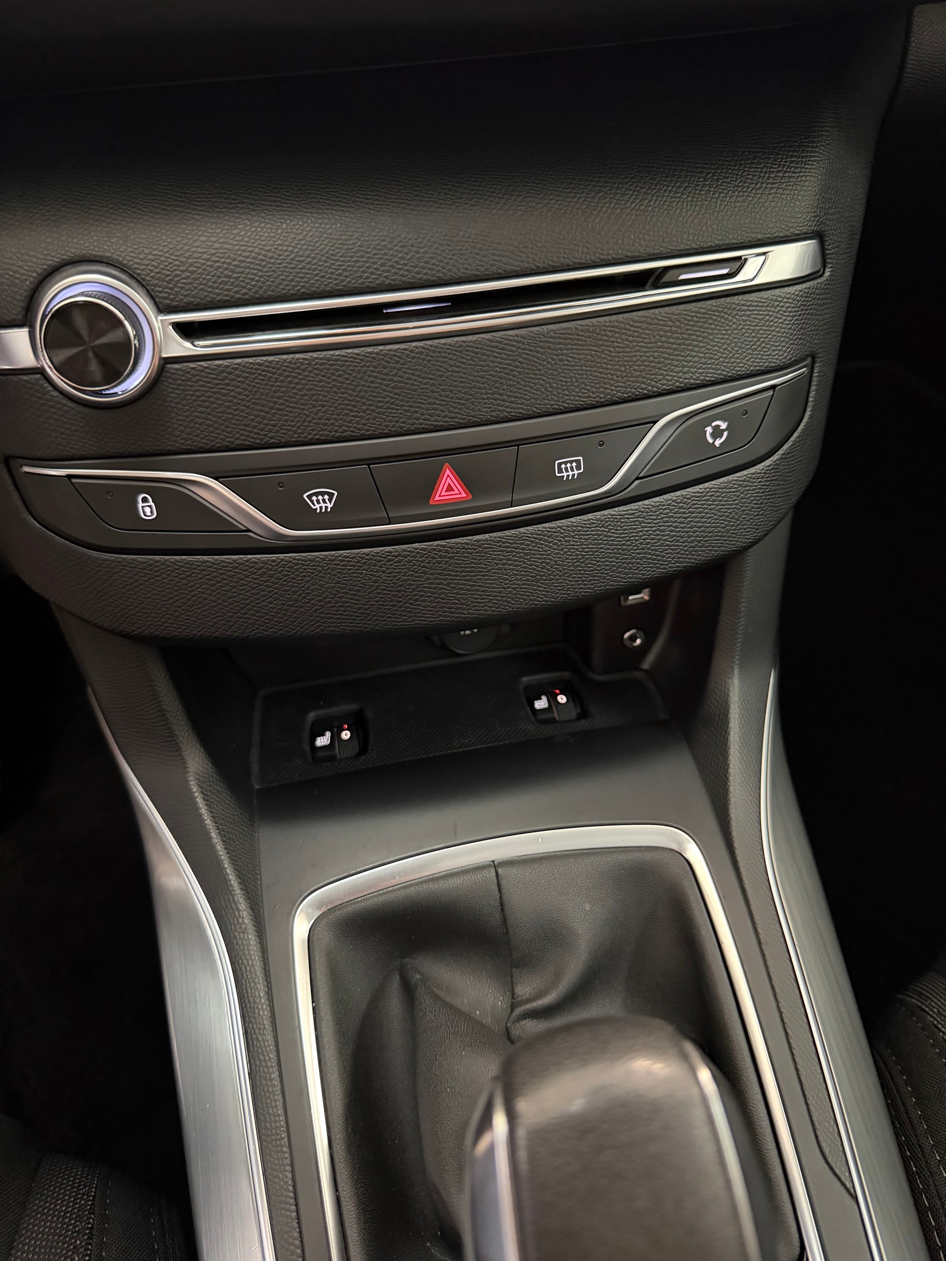 PEUGEOT 308 SW 1.2 THP Allure Automatic-image-15