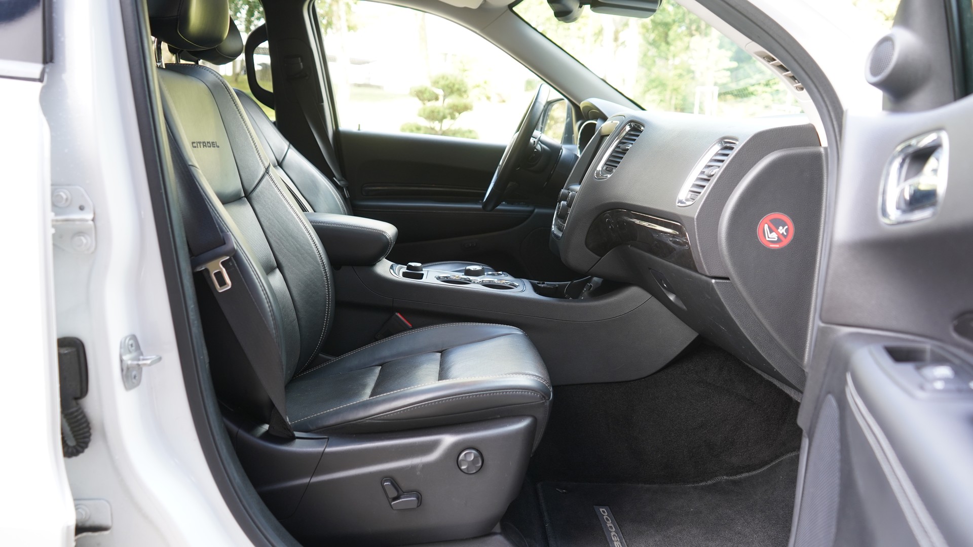 DODGE 5.7 HEMI V8 Citadel AWD-image-15