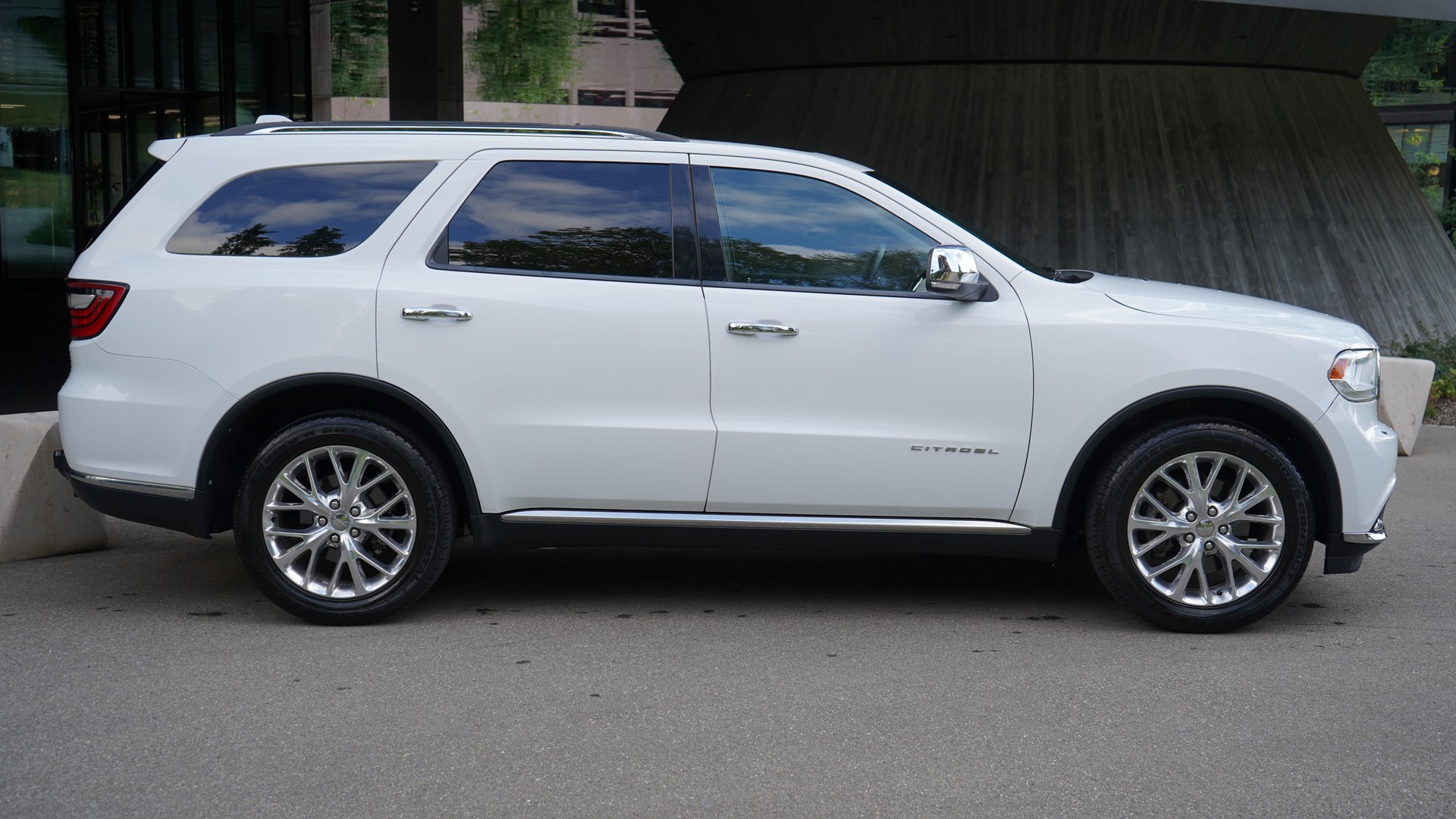 DODGE 5.7 HEMI V8 Citadel AWD-image-3