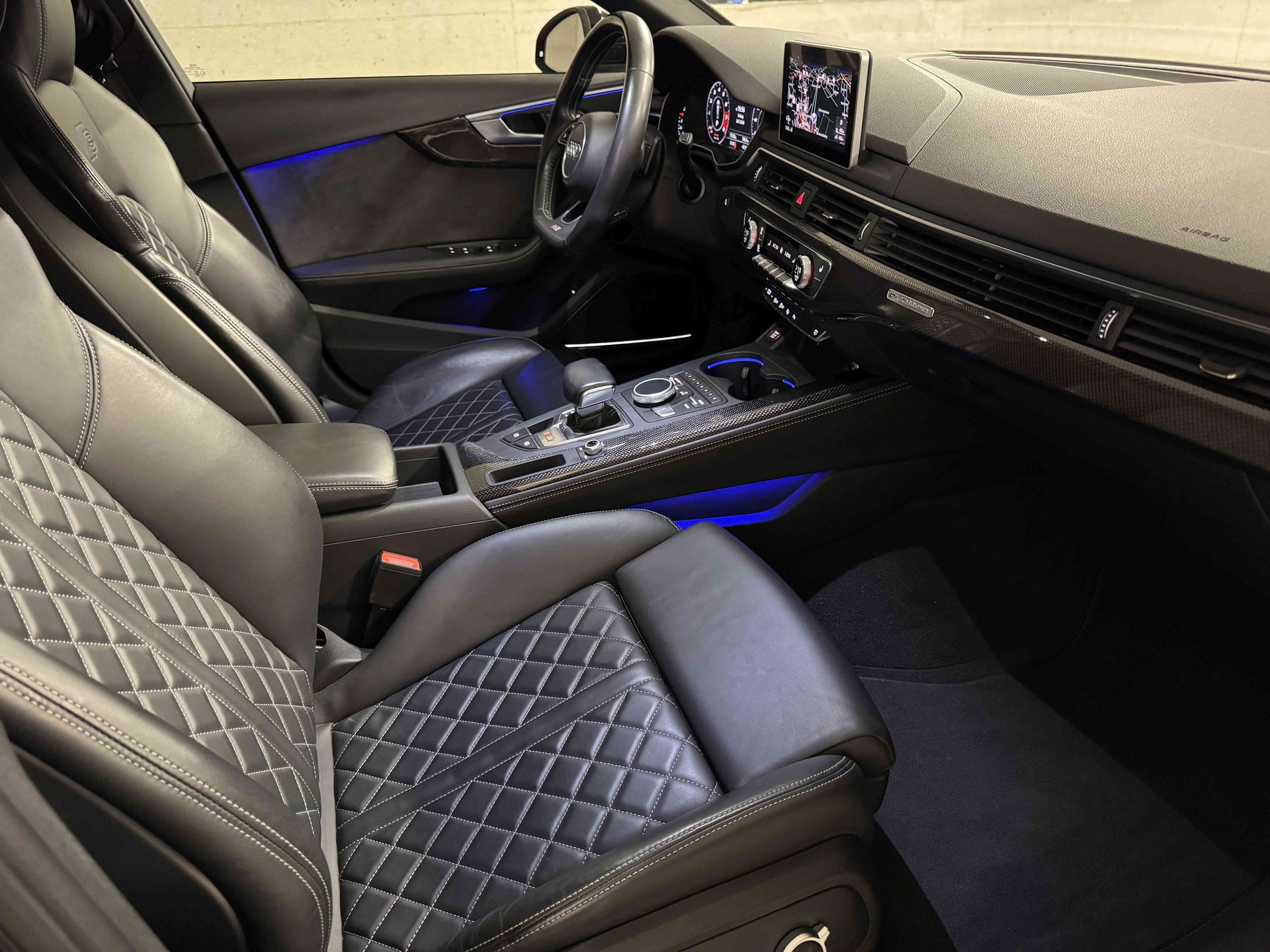 AUDI S4 Avant 3.0 TFSI quattro tiptronic-image-11