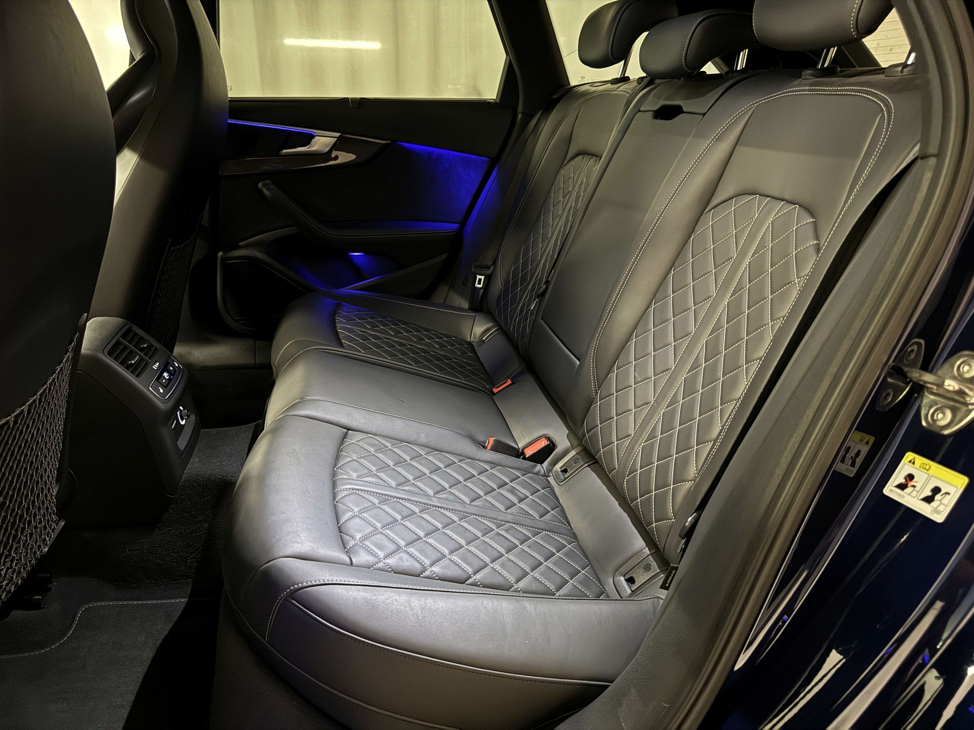AUDI S4 Avant 3.0 TFSI quattro tiptronic-image-13